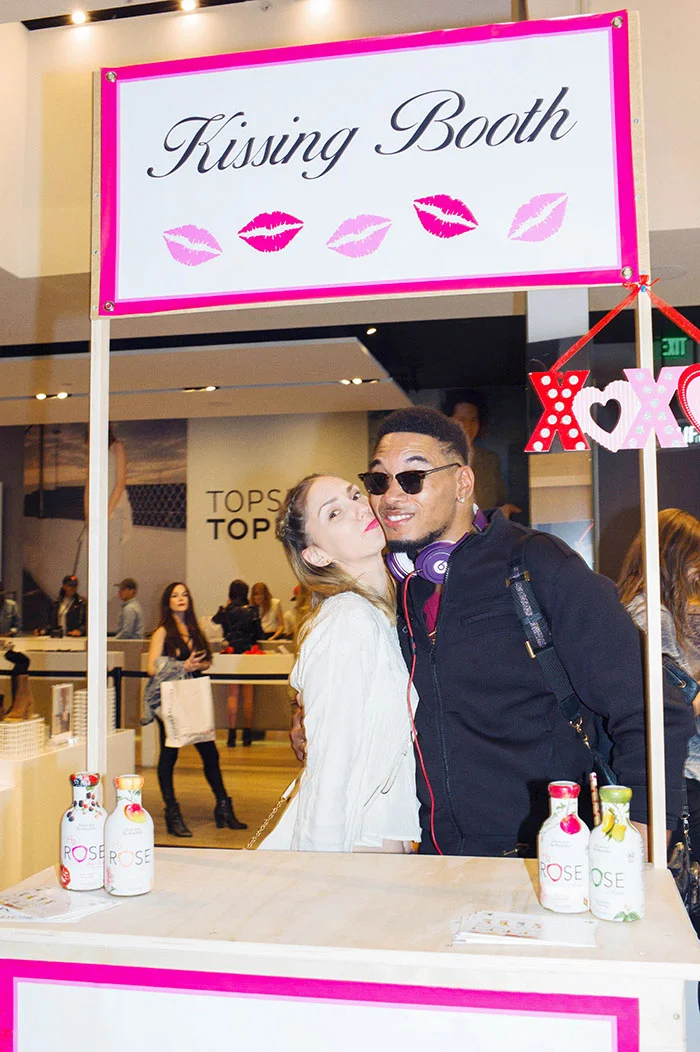 kissing booth