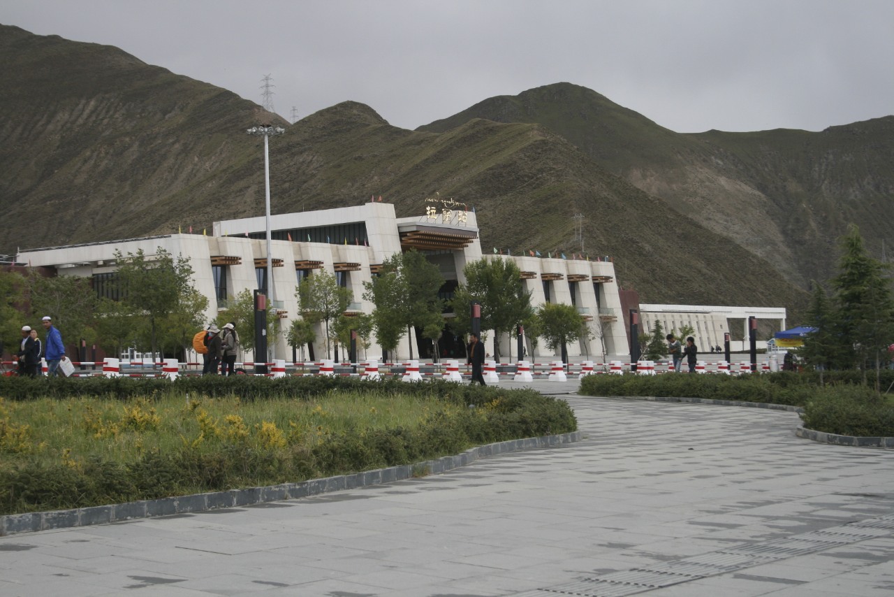 Lhasa train station