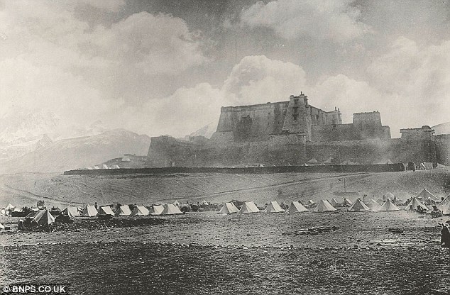 Expeditionary force camped under the Phari Jung fortress.- photograph by John Claude White