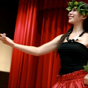 Hula : 呼拉