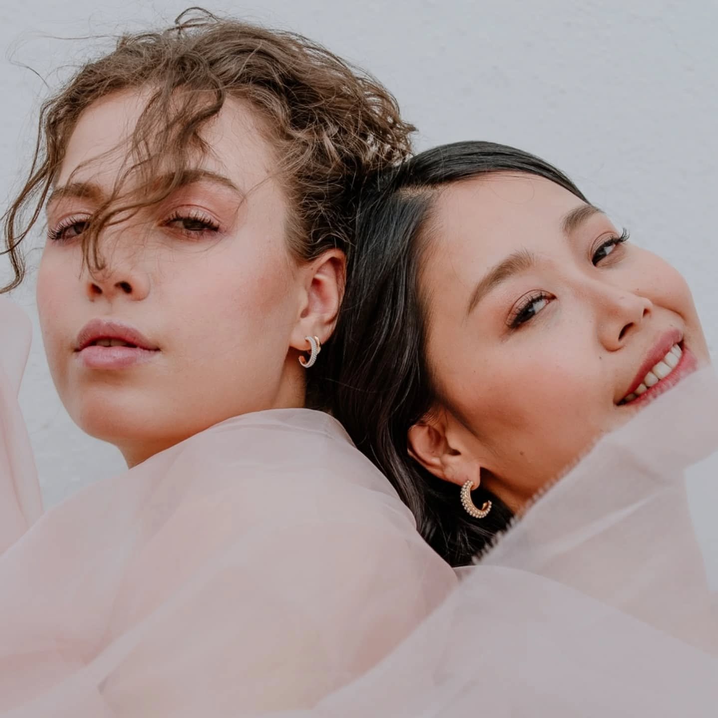 Happy Galentines to my girls who make the world turn!! Get 25% OFF online until midnight the 14th of February (Madrid time) using the code GALENTINES25
*
📸 @marijkekuesters @v.galeano
MUAH @leopoldohairandmakeup
*
#slowfashionhandmadewithflamencopas