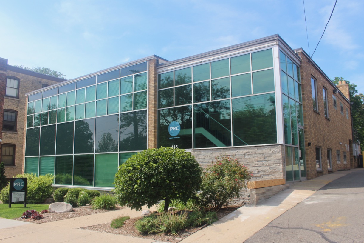 MID-CENTURY COMMERCIAL BUILDING