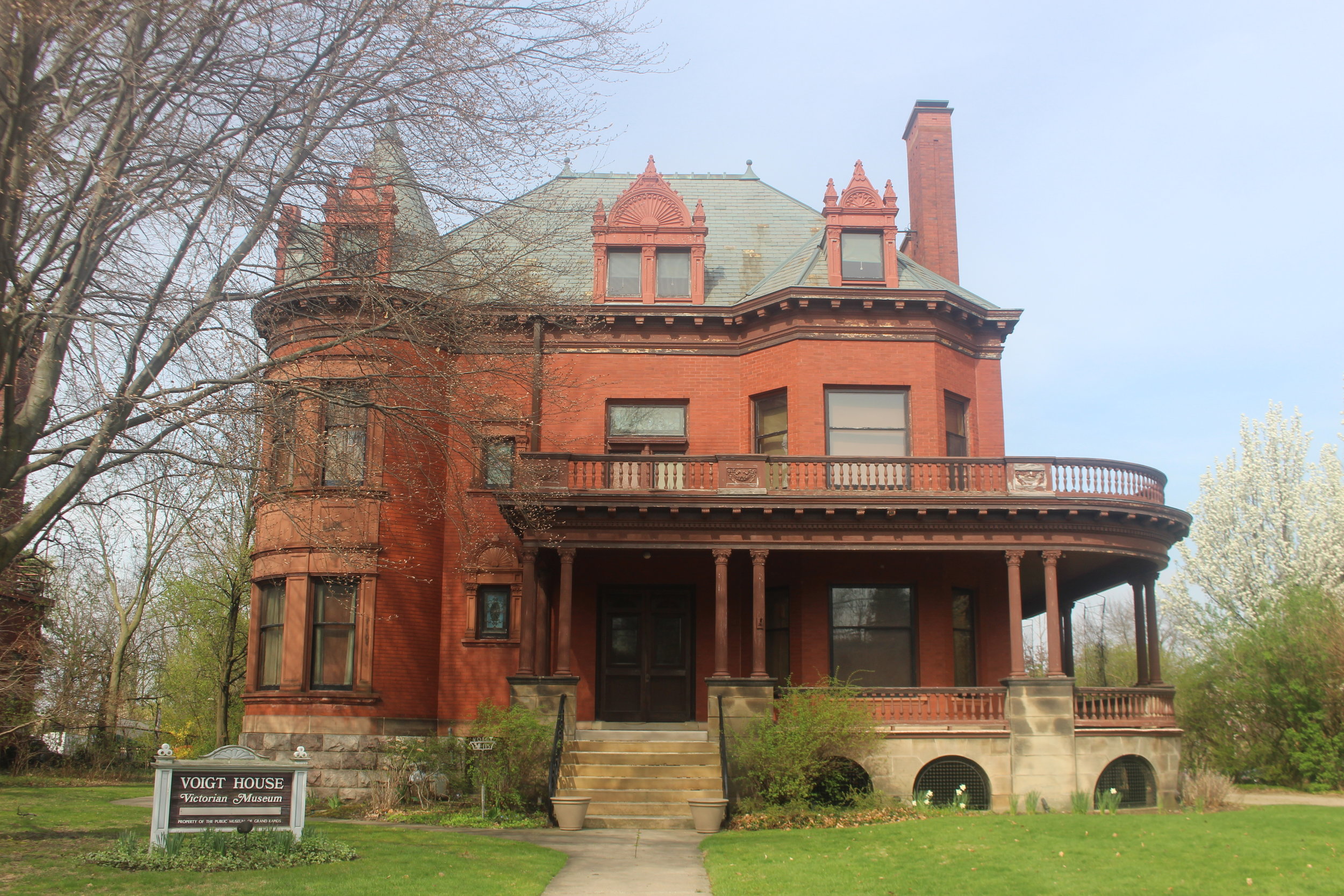 VOIGHT HOUSE
