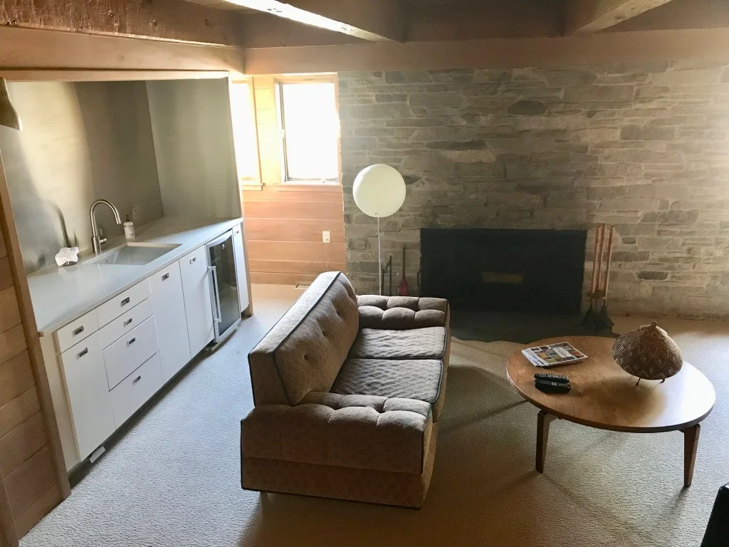 FAMILY ROOM BAR