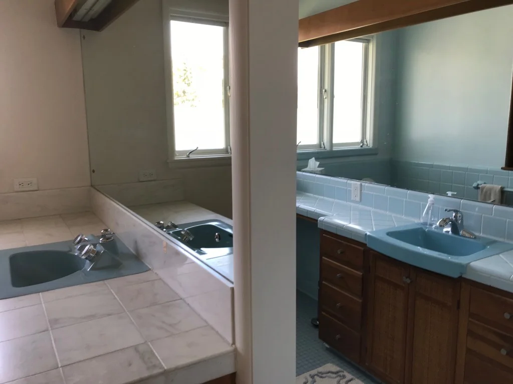POWDER ROOM LEFT - BLUE SINK BATH RIGHT