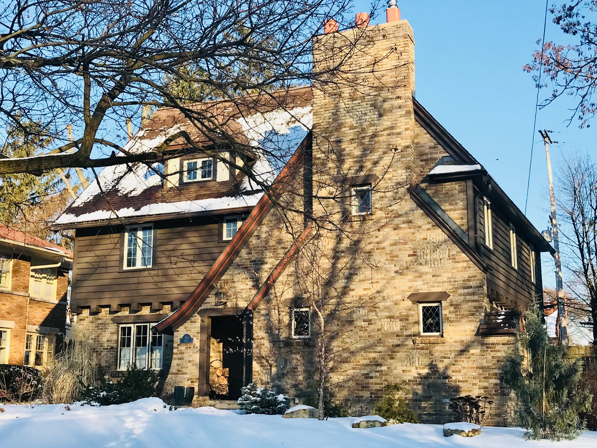 858 GIDDINGS FROM THE SOUTH.jpg