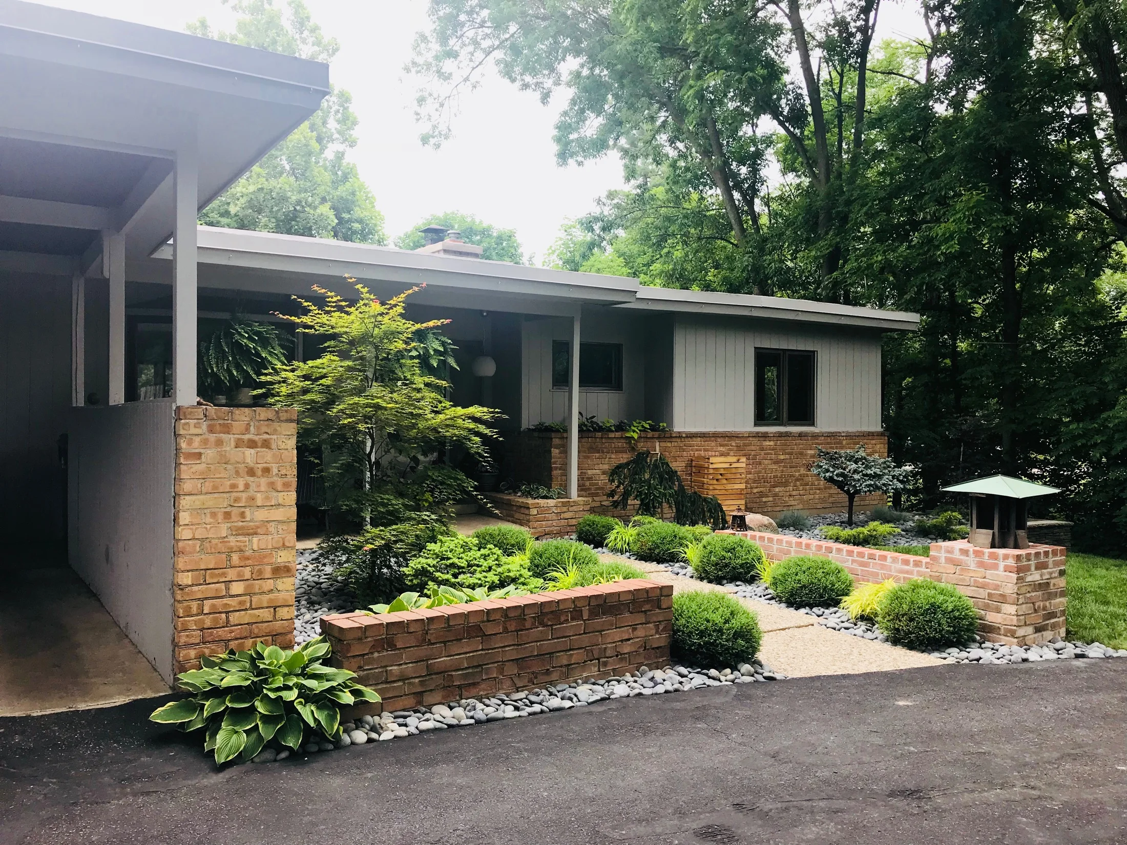 VER SHURE - SCOTT HOUSE