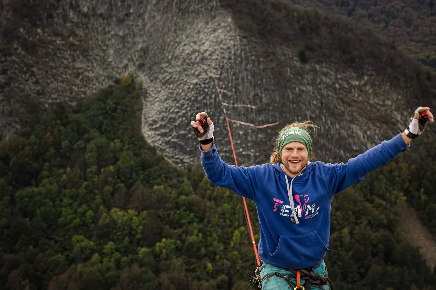 Nylon Slackline record in France 6.jpg