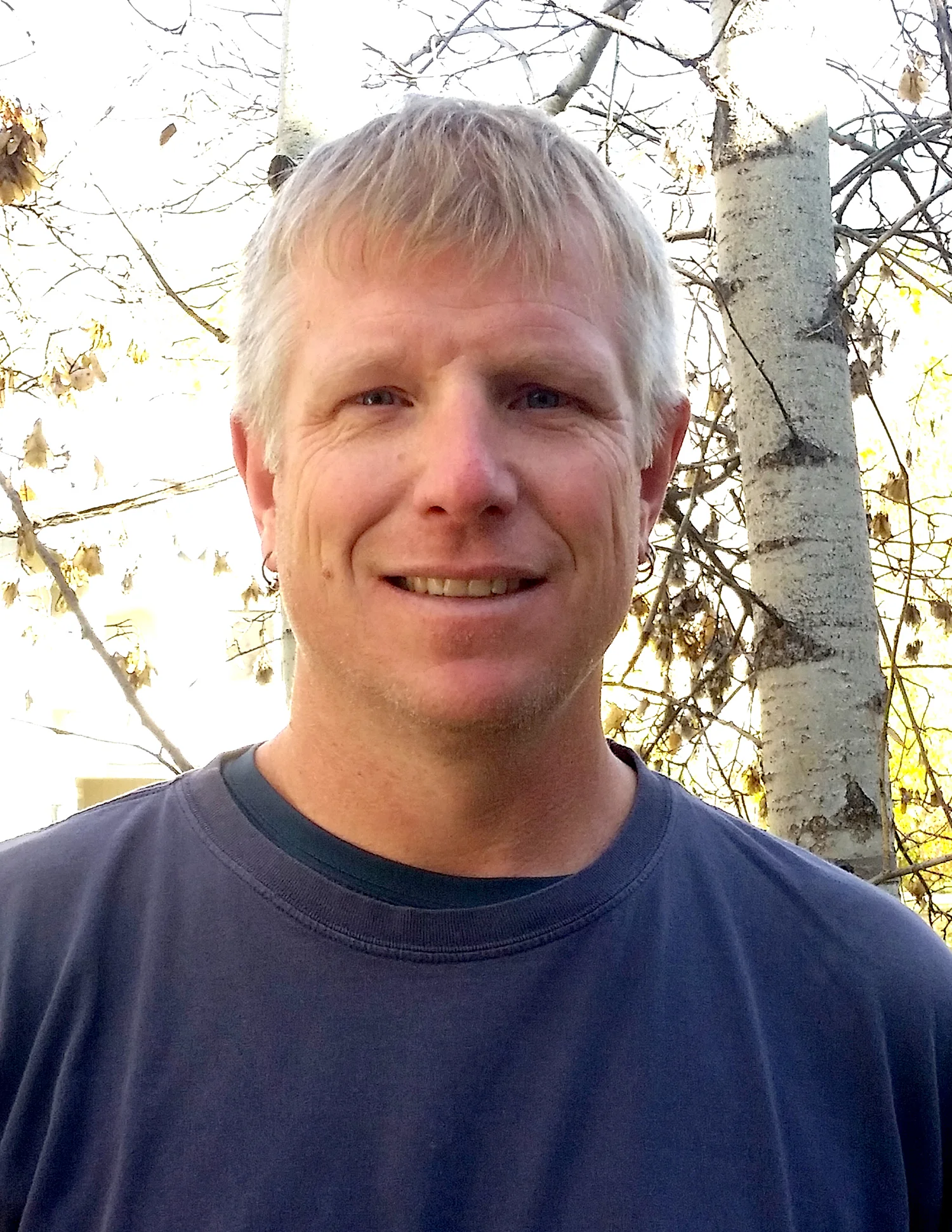 MARK RAYMOND Mark hails from Maine, is an Alpine Examiner for Professional Ski Instructors of America (PSIA), and serves on the PSIA Rocky Mountain Education Committee.