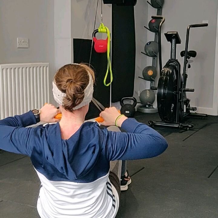 Playing around with the new cable set up. Going to be great for helping clients with poor posture and back pain! 
#angles90 #cable #personaltraining #studio #dulwich #hsfitnessstudio