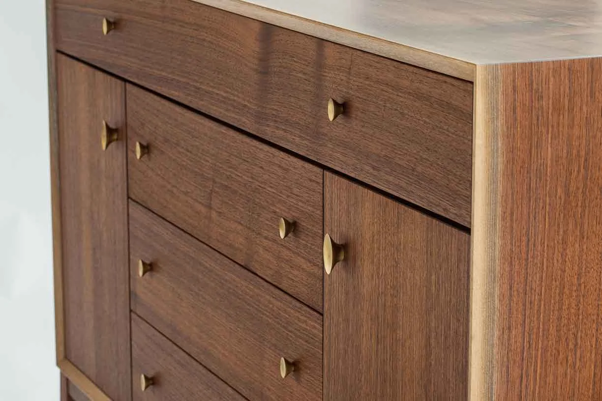 wickham_quartersawn_walnut_credenza_tom_moore_photo.jpg