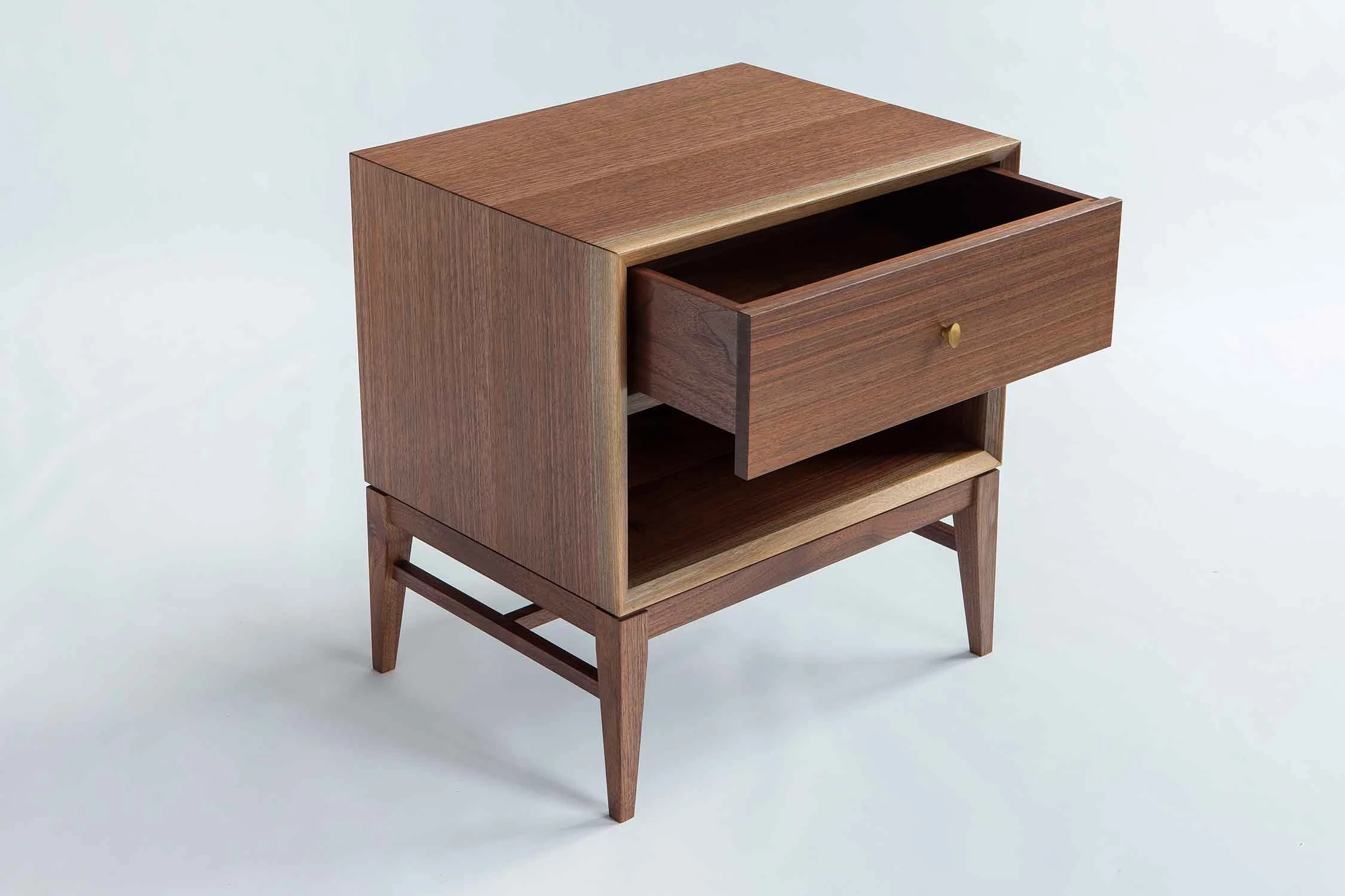 wickham_quartersawn_walnut_nightstand2_tom_moore_photo.jpg.jpg