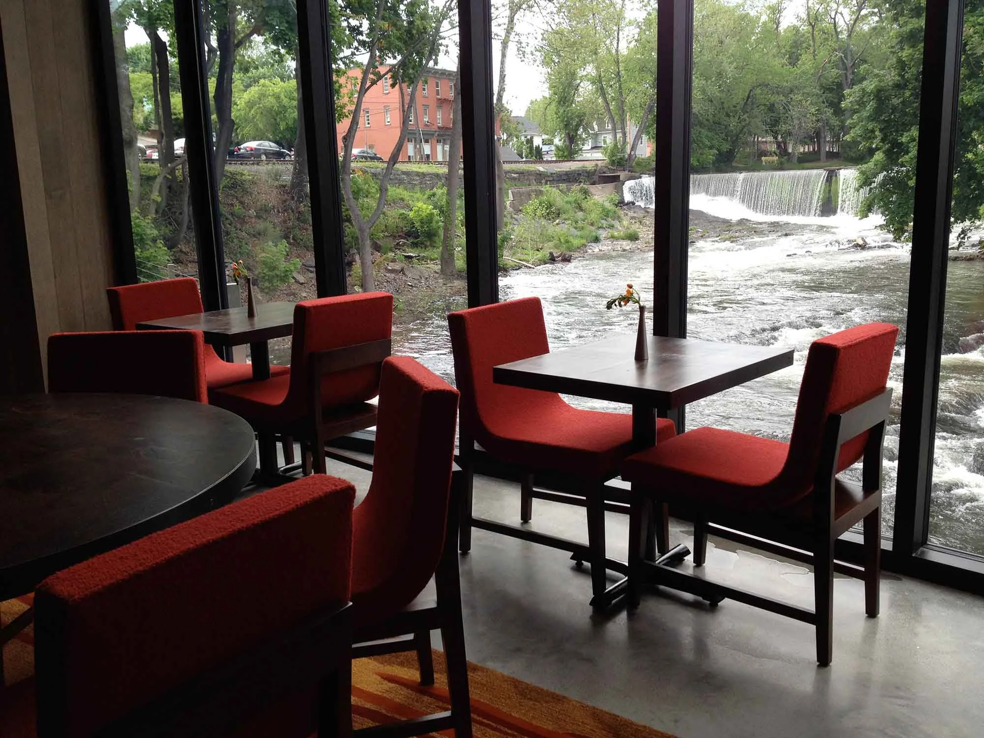 roundhouse-dining-tables-13679.jpg