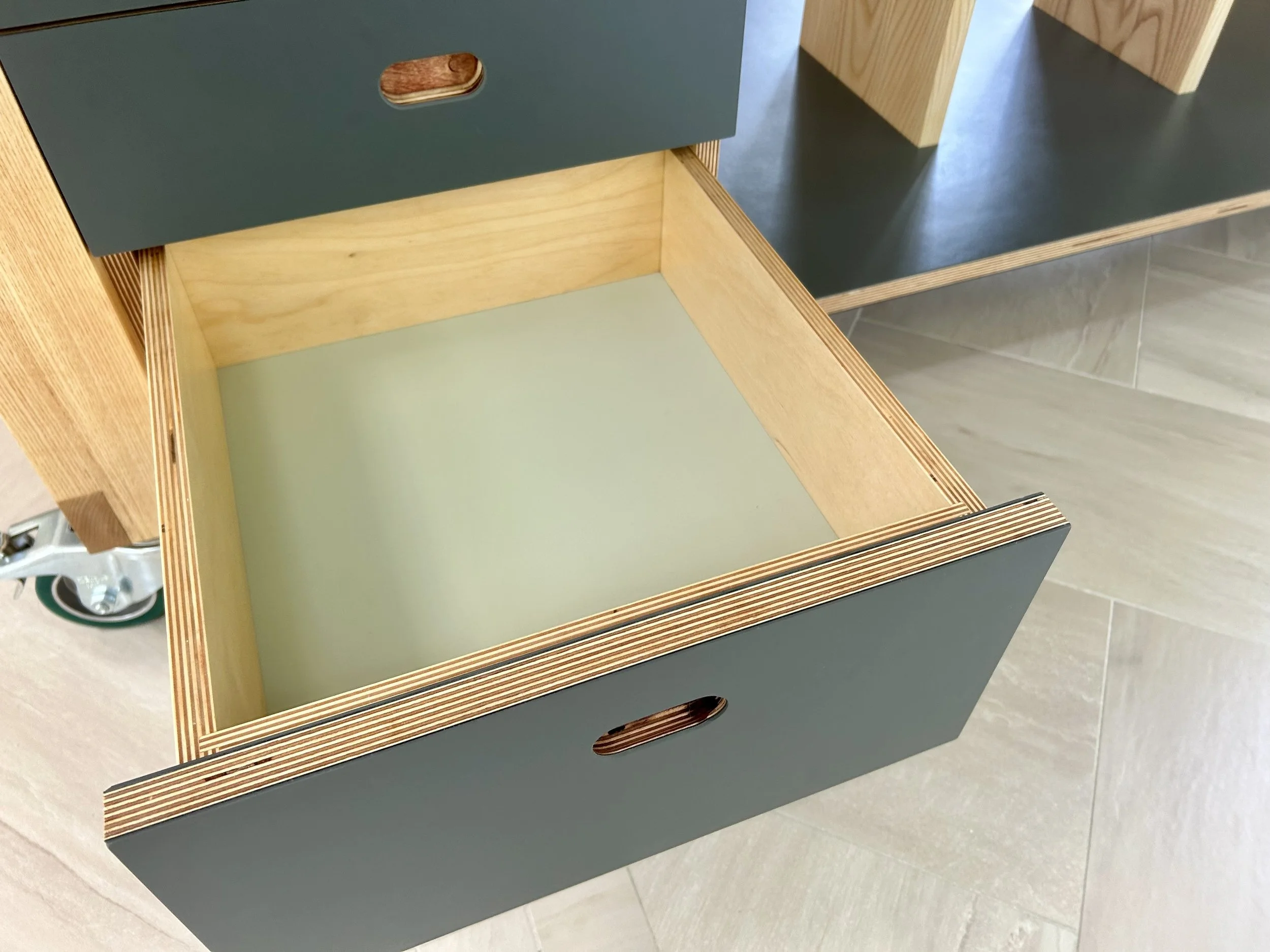 Schramm worktable 44.jpg