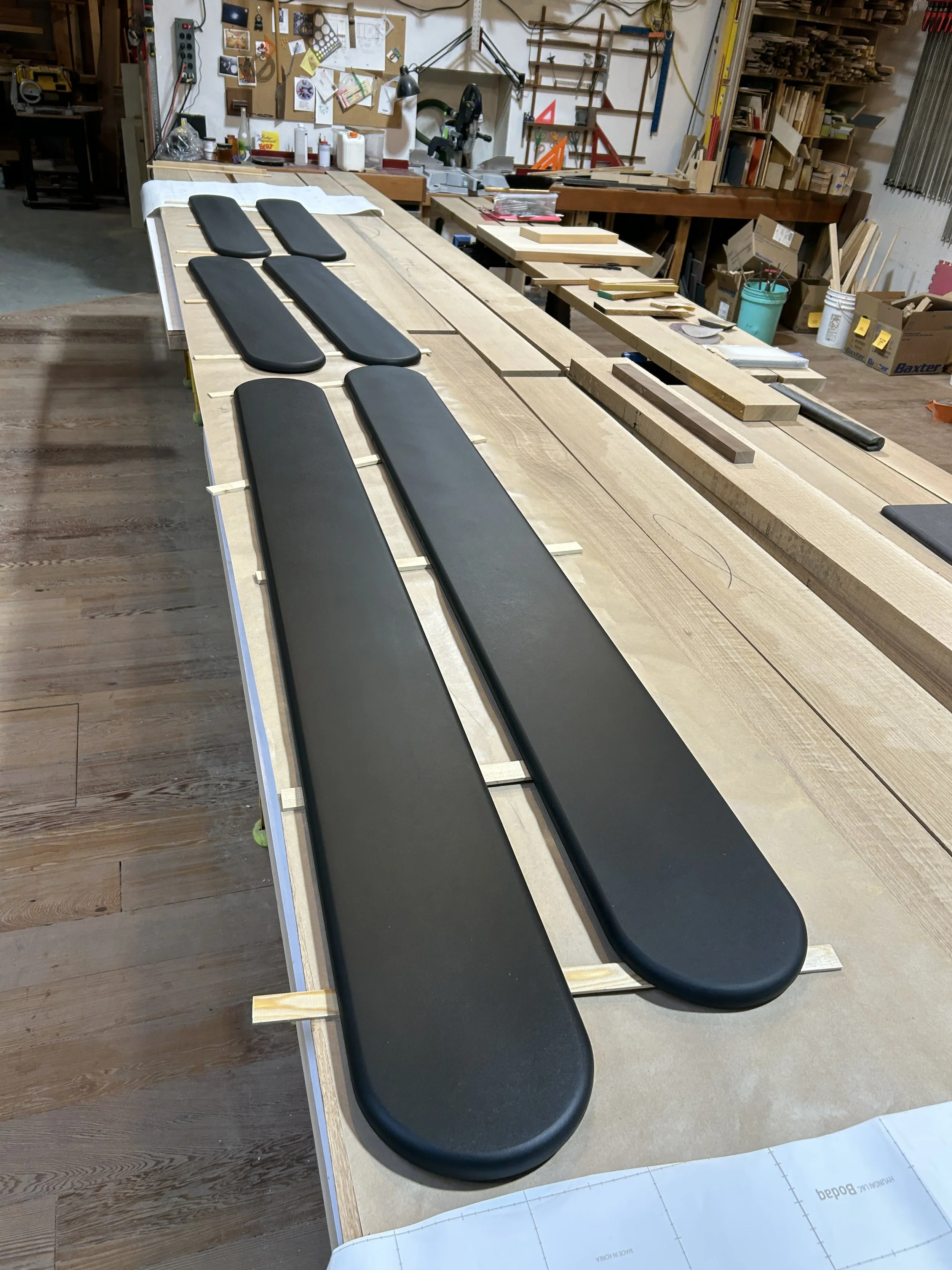 big mouth coffee bench back - 3.JPG
