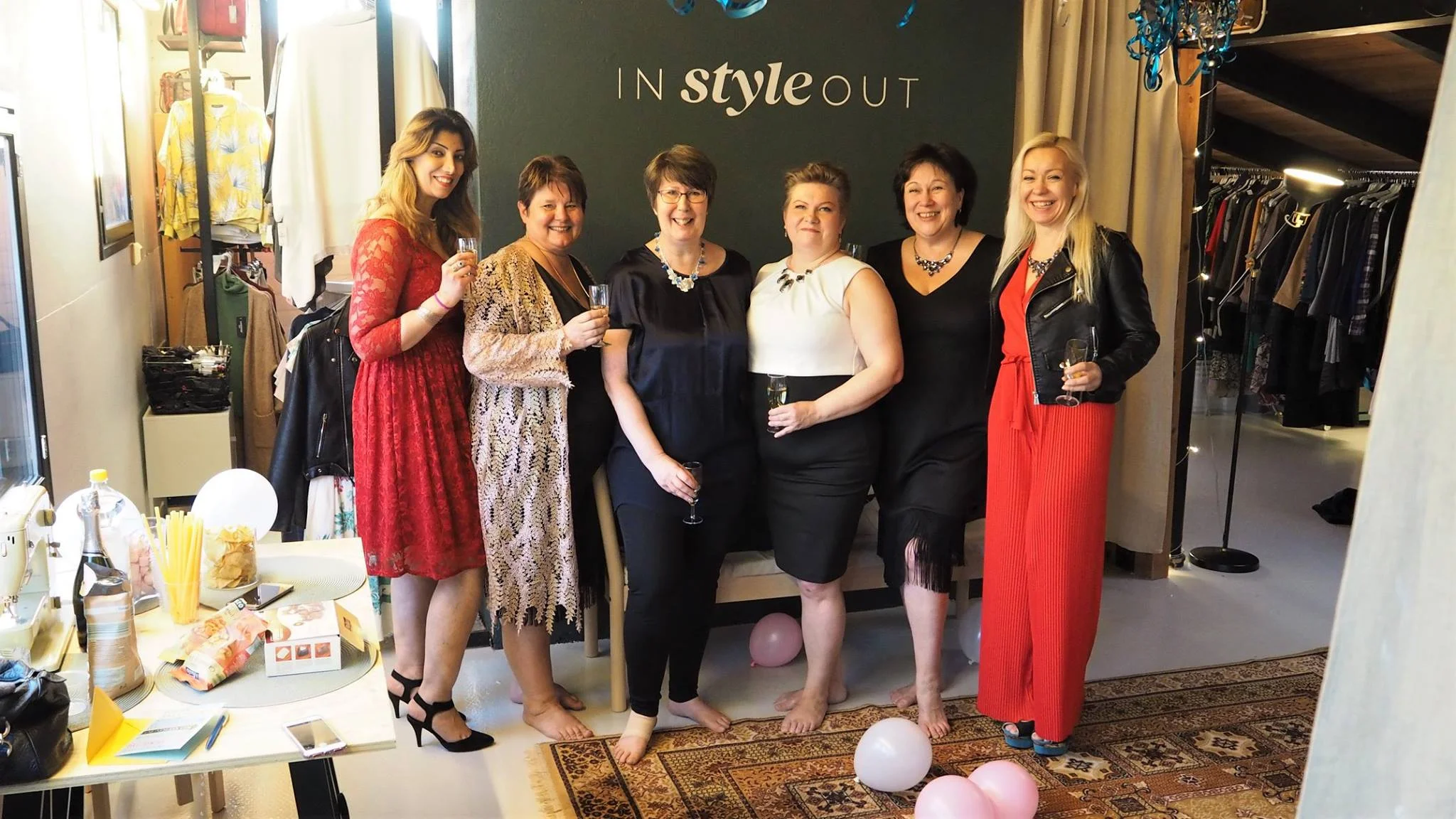Ihanat naiset järjestivät ystävälleen Johannalle yllätyssynttärit Instyleoutin tilassa! 
