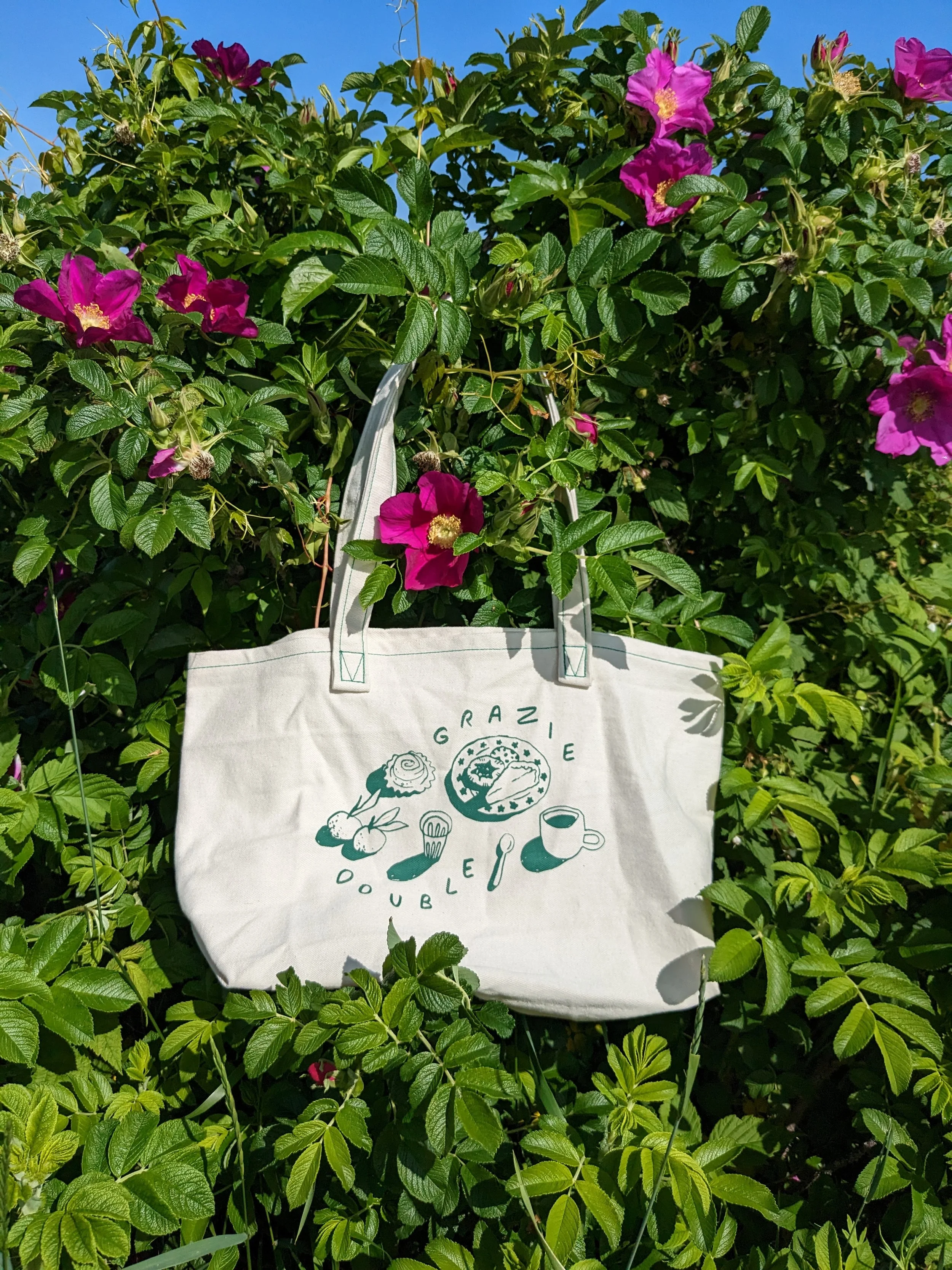  Custom tote for Double Grazie (now Cafe Grazie) using deadstock fabric. Ilustration by Sophie Cangelosi.  