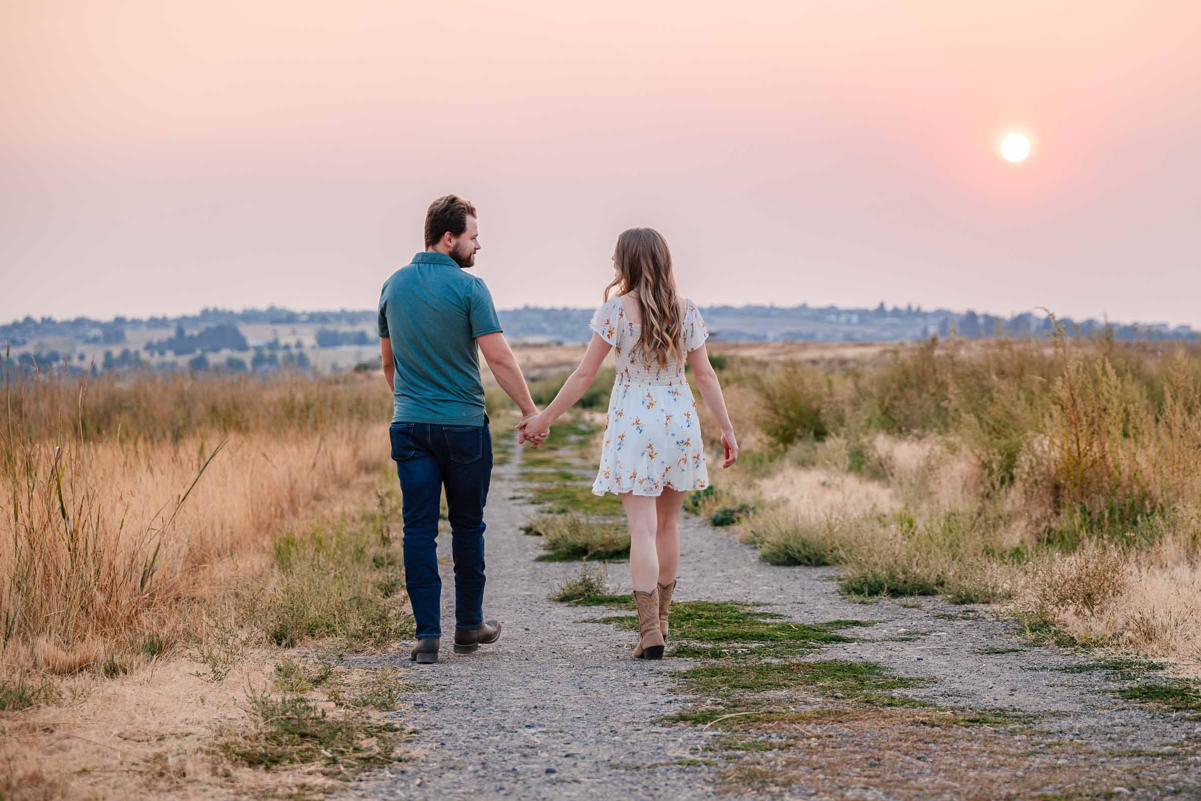 coeur d'alene best couples sunset walking photographer