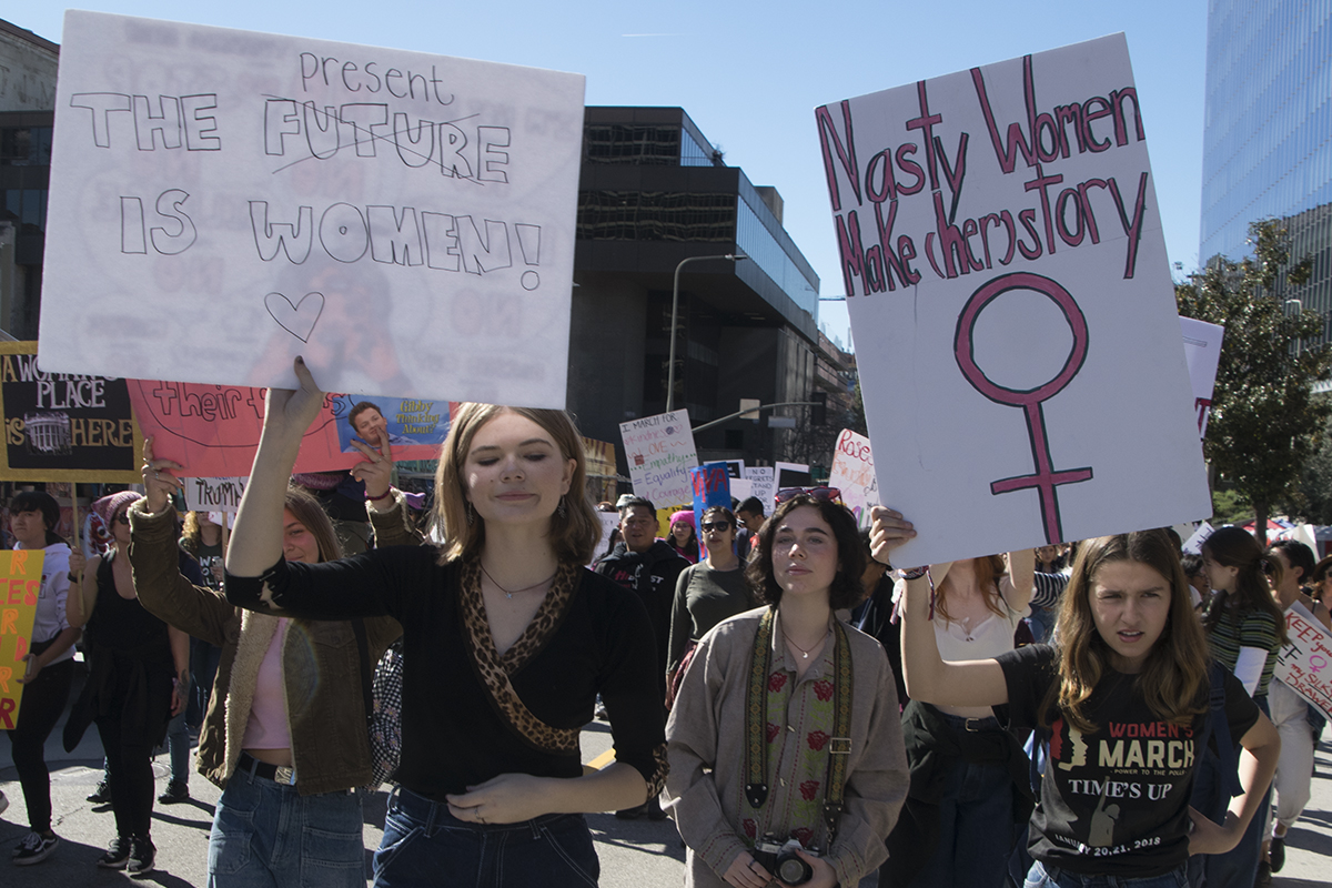 present_womanWeb.jpg