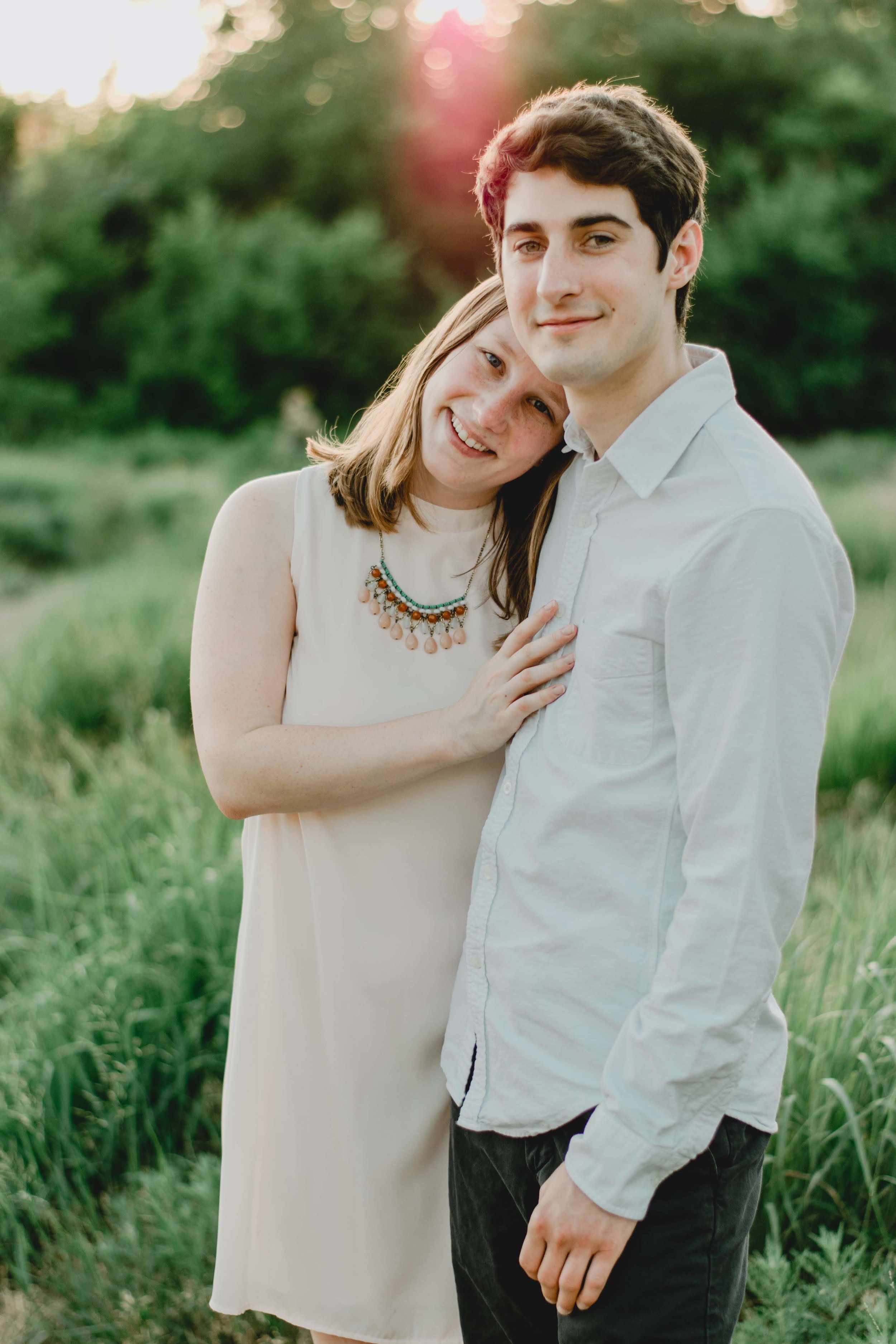 6 Tips for Taking Photogenic Engagement Pics for the Anxious Bride to ...