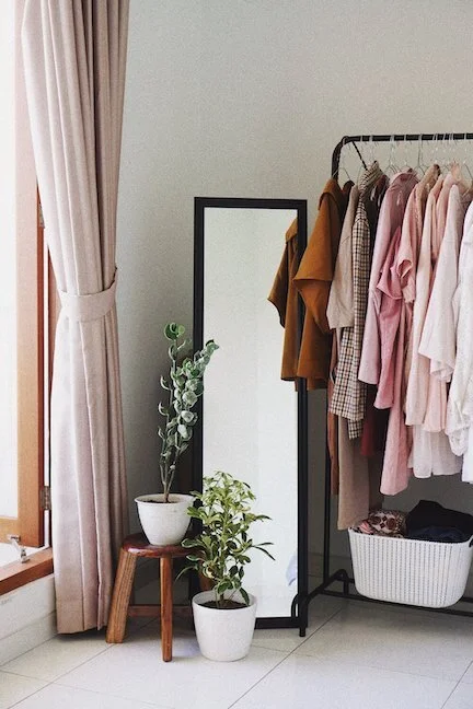 How to Create a Year Round Capsule Wardrobe