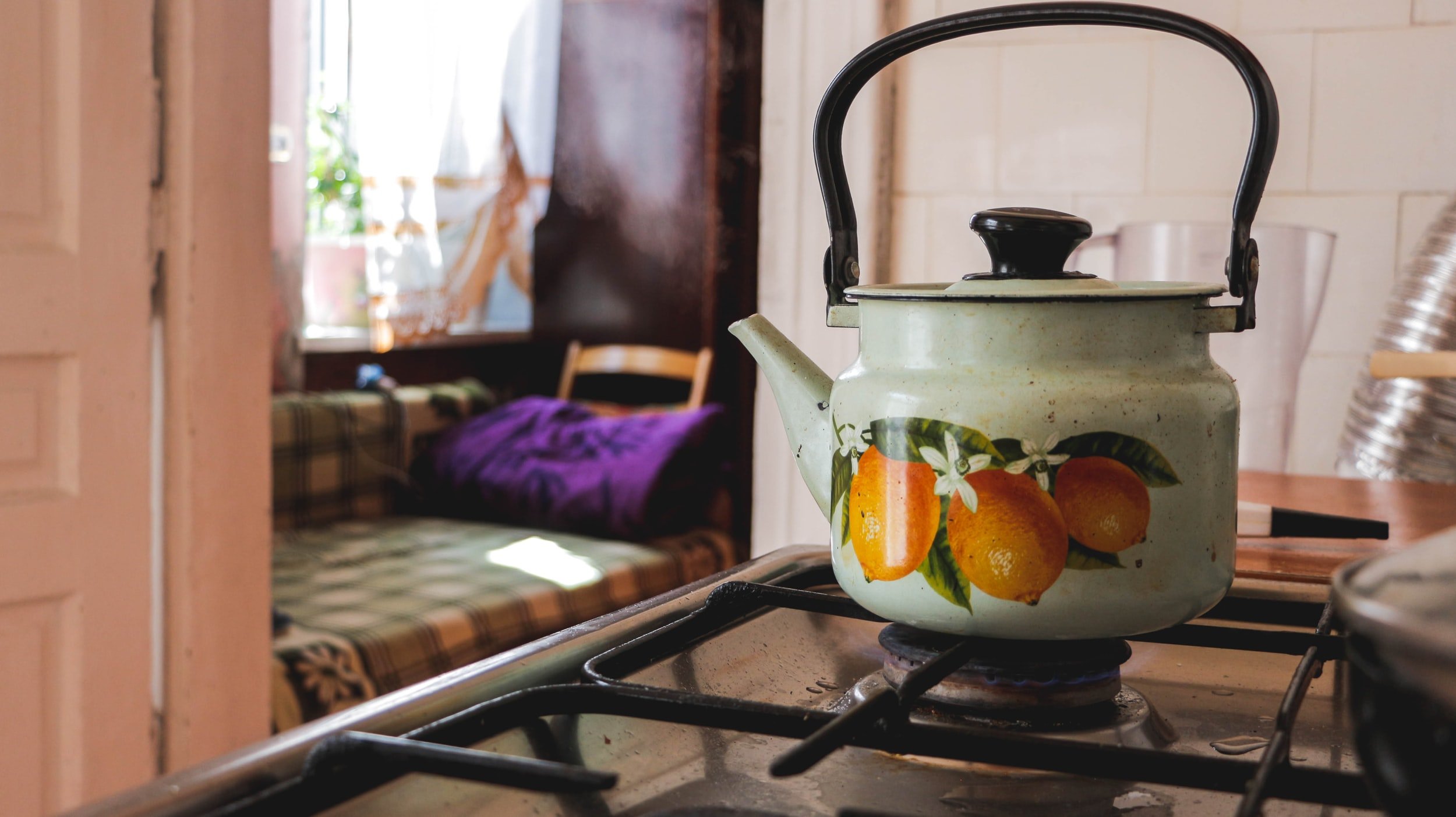 10 Non-Toxic Tea Kettles for a Safe Sustainable Brew