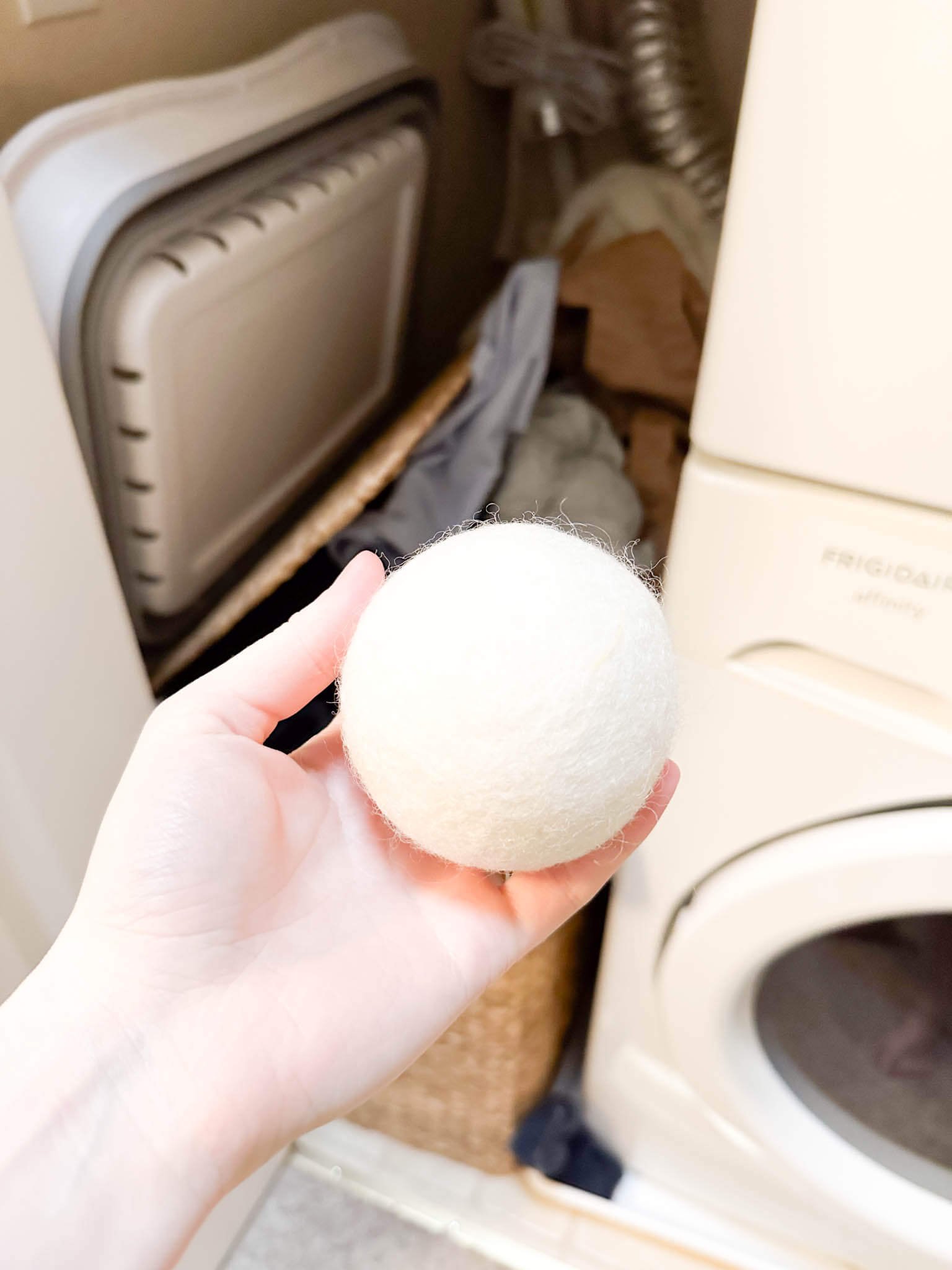 Non-Toxic Dryer Sheet Alternatives for Naturally Fresh Laundry
