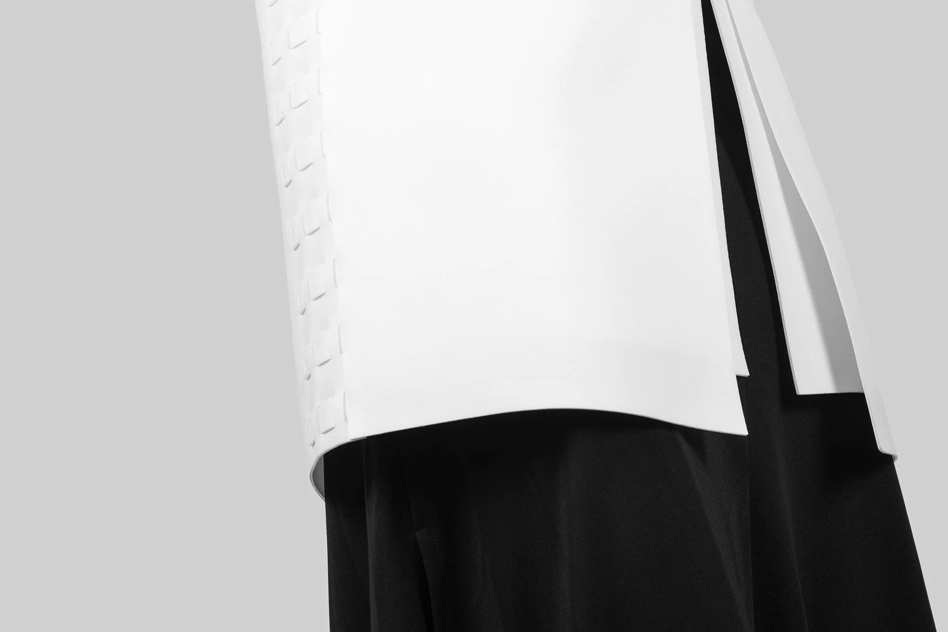 O-F-studio_laser-cut_garment-07_1920px.jpg