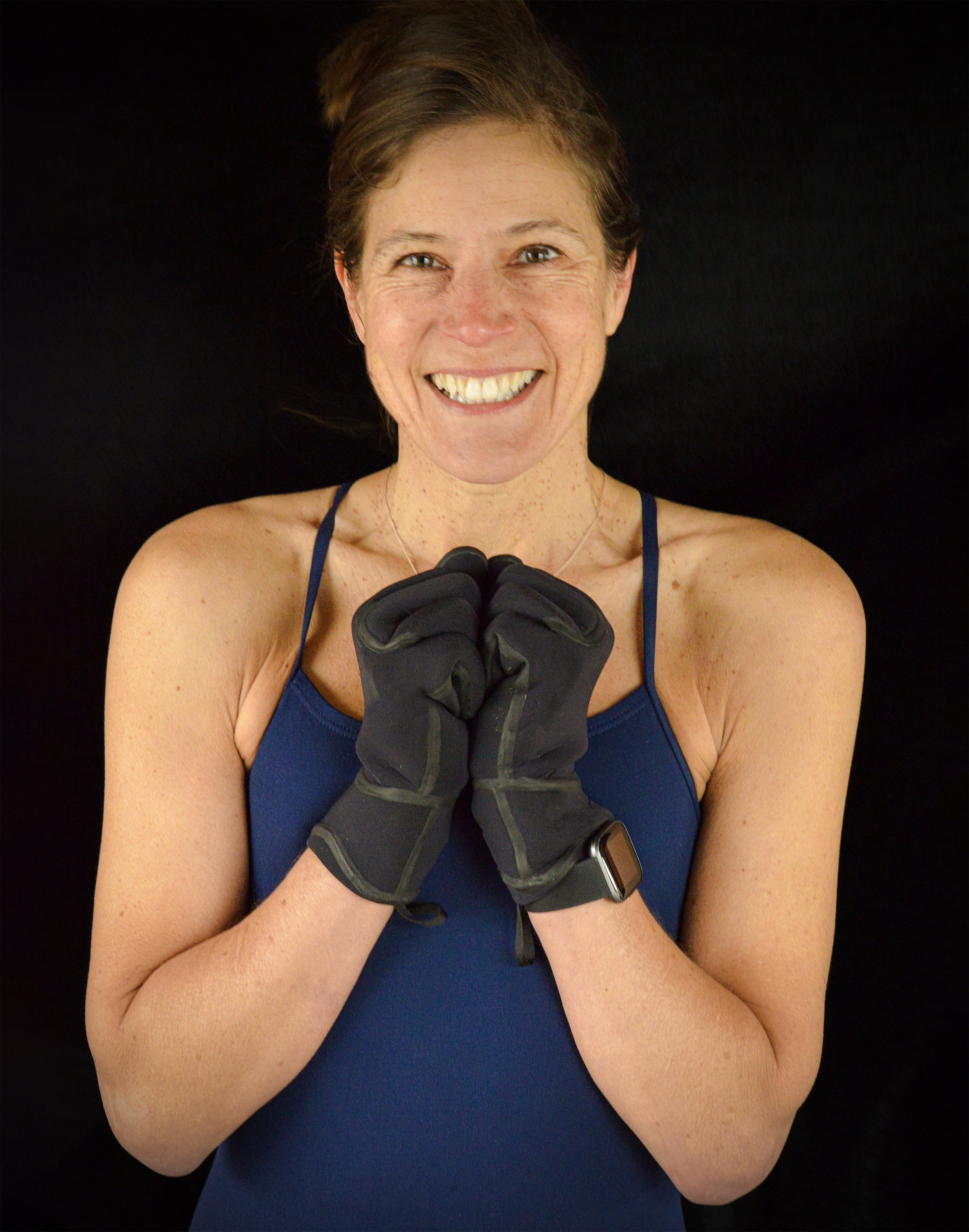 WILD.WATER.WOMEN.OMNIBUS.EXHIBITION.HANNAY.GLOVES.DSC_8133.FINAL.V2 copy.jpg