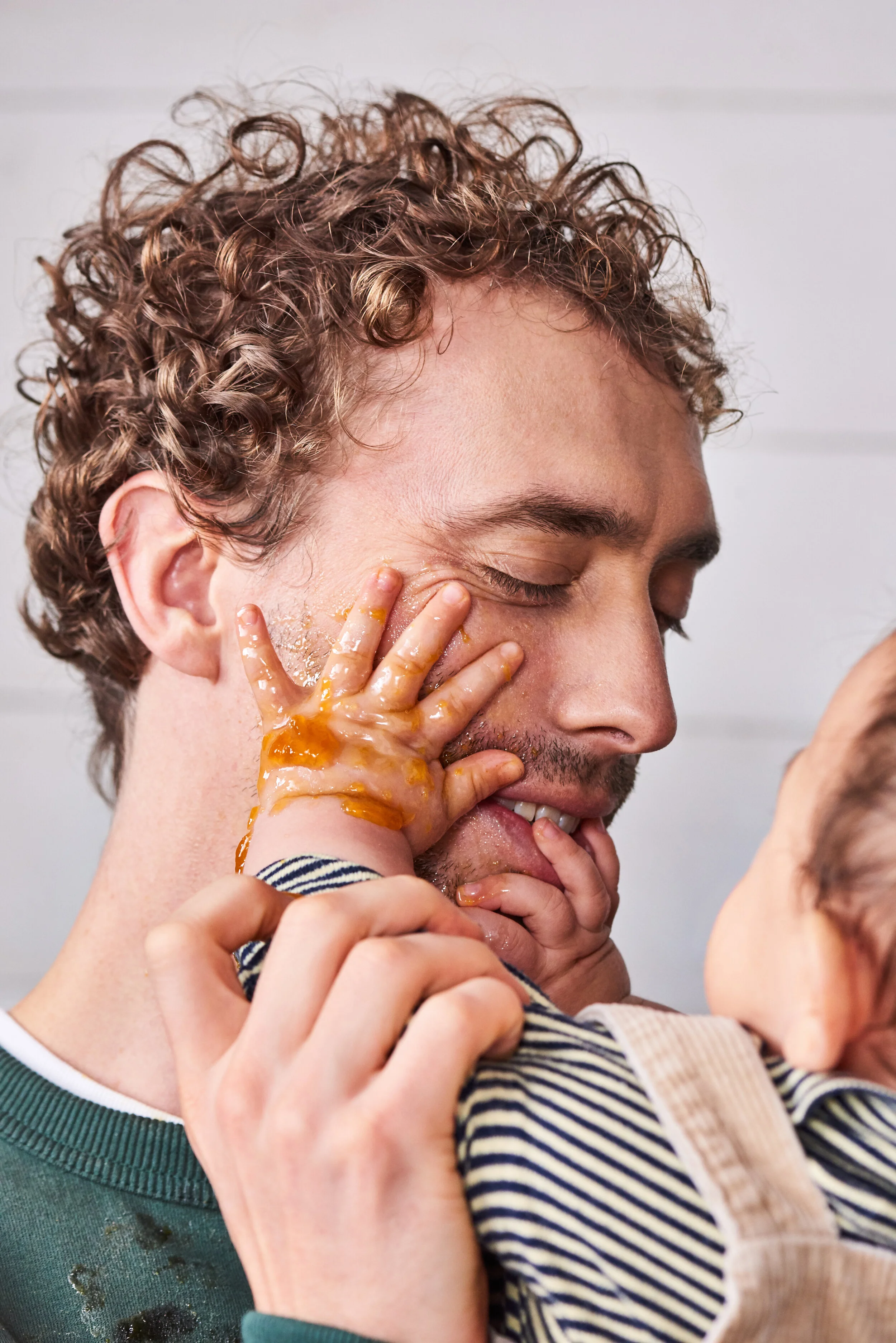 121318_Harrys_FaceMasks_01_BabyHand_1601_V2_RGB.jpg