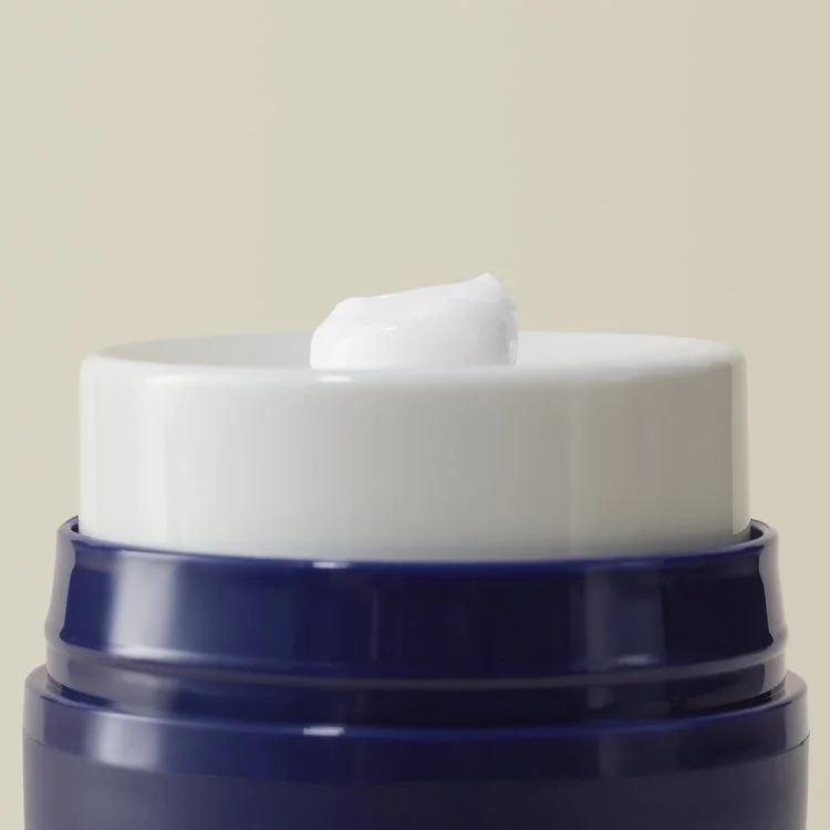 4965_C_IMC_Retail-Photoshoot_Shot62-CreamMoisturizer_0568_2400px.jpg