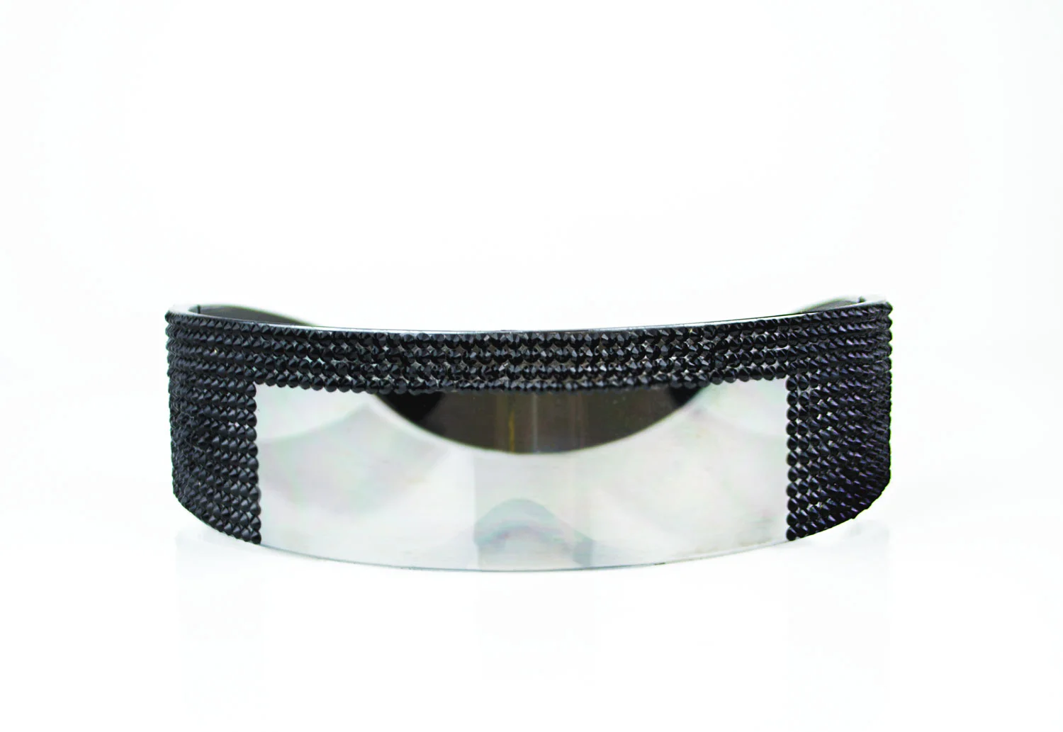 MM_00024_black.jpg
