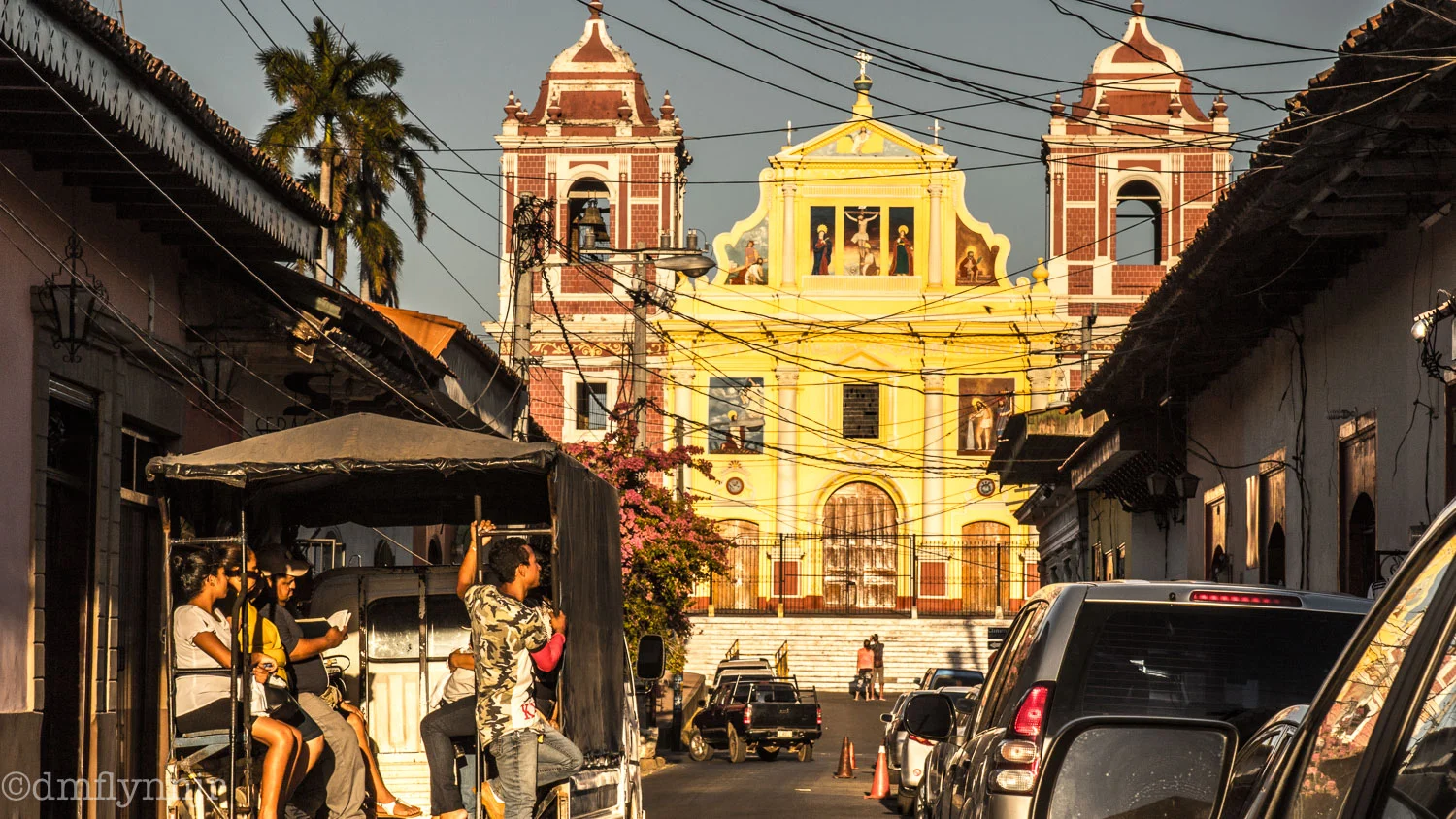 A ruta, or pickup truck used for public transit, in front of El Calvario