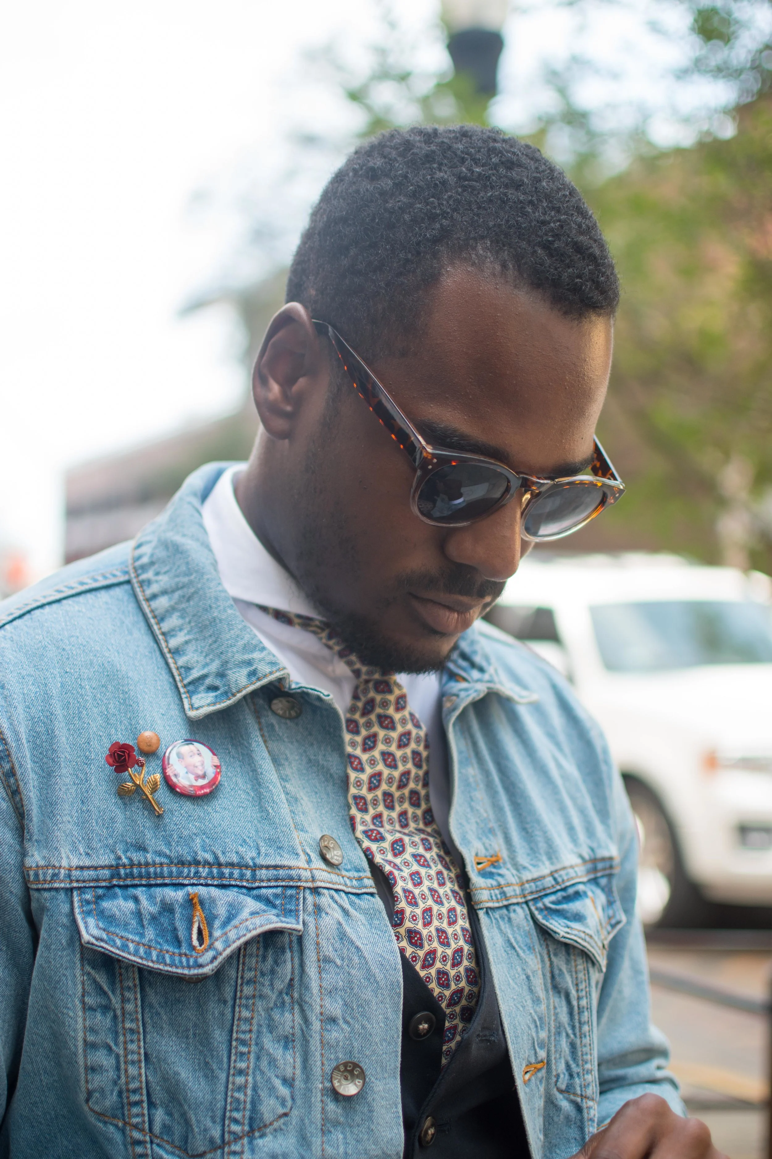 How to wear a denim jacket