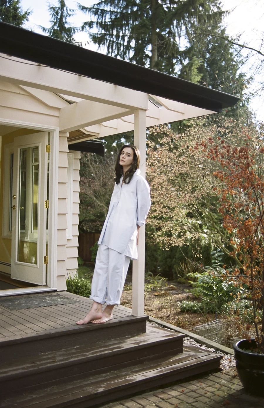 TheSleepShirt_ShortSleepShirt_LoungePantBlueOxford4_Fall2014_JennileeMarigomen_LR.jpg