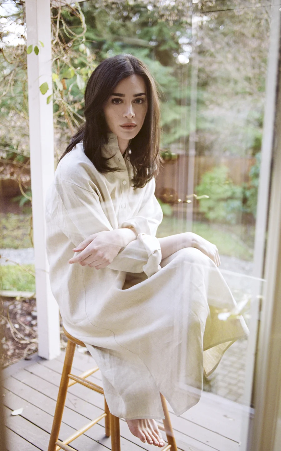 TheSleepShirt_VerdiLinenNightshirt3_Fall2014_JennileeMarigomen_LR.jpg