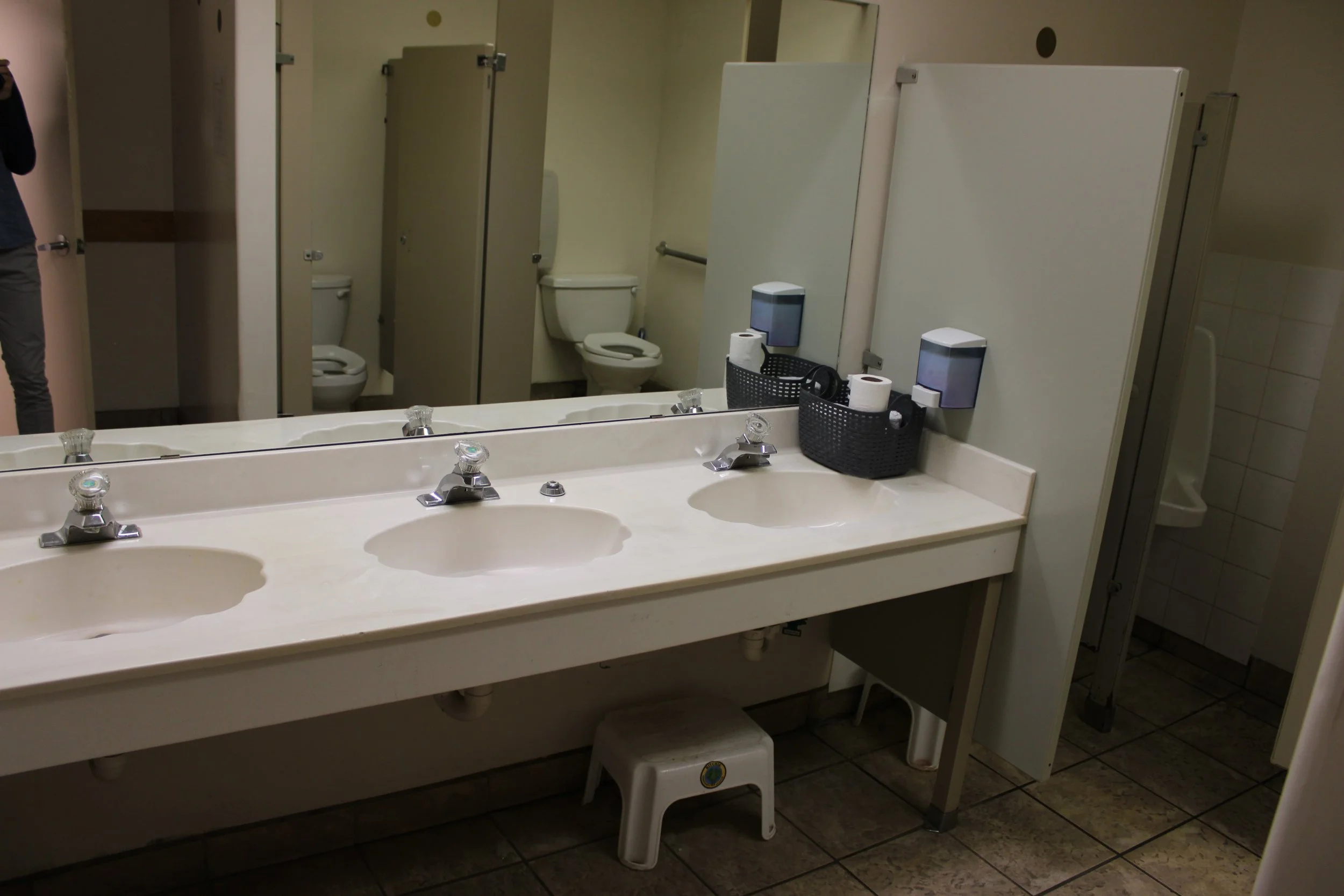 2023_RITCHIE_MEN_S RESTROOM (1).JPG