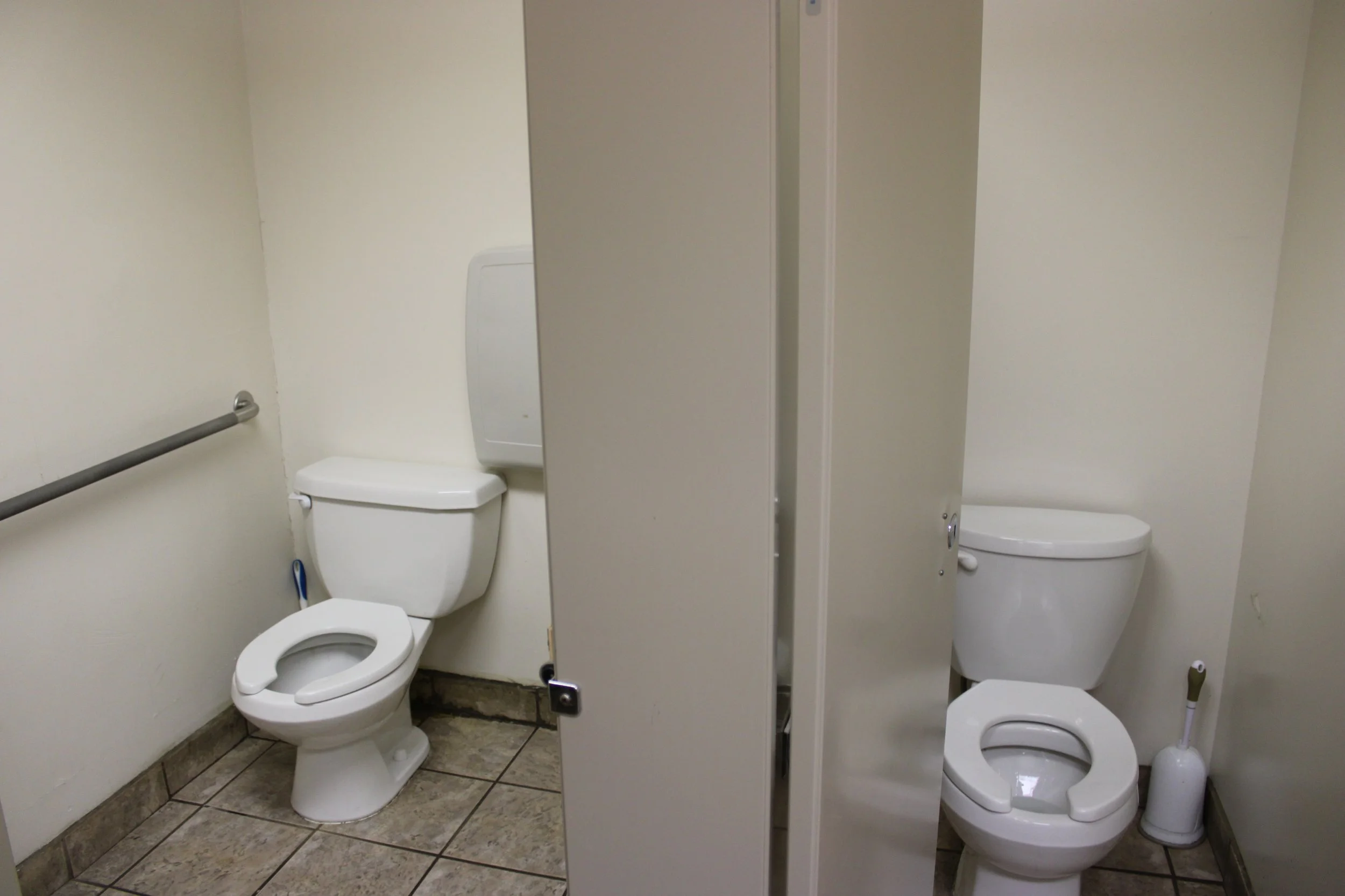2023_RITCHIE_MEN_S RESTROOM (6).JPG