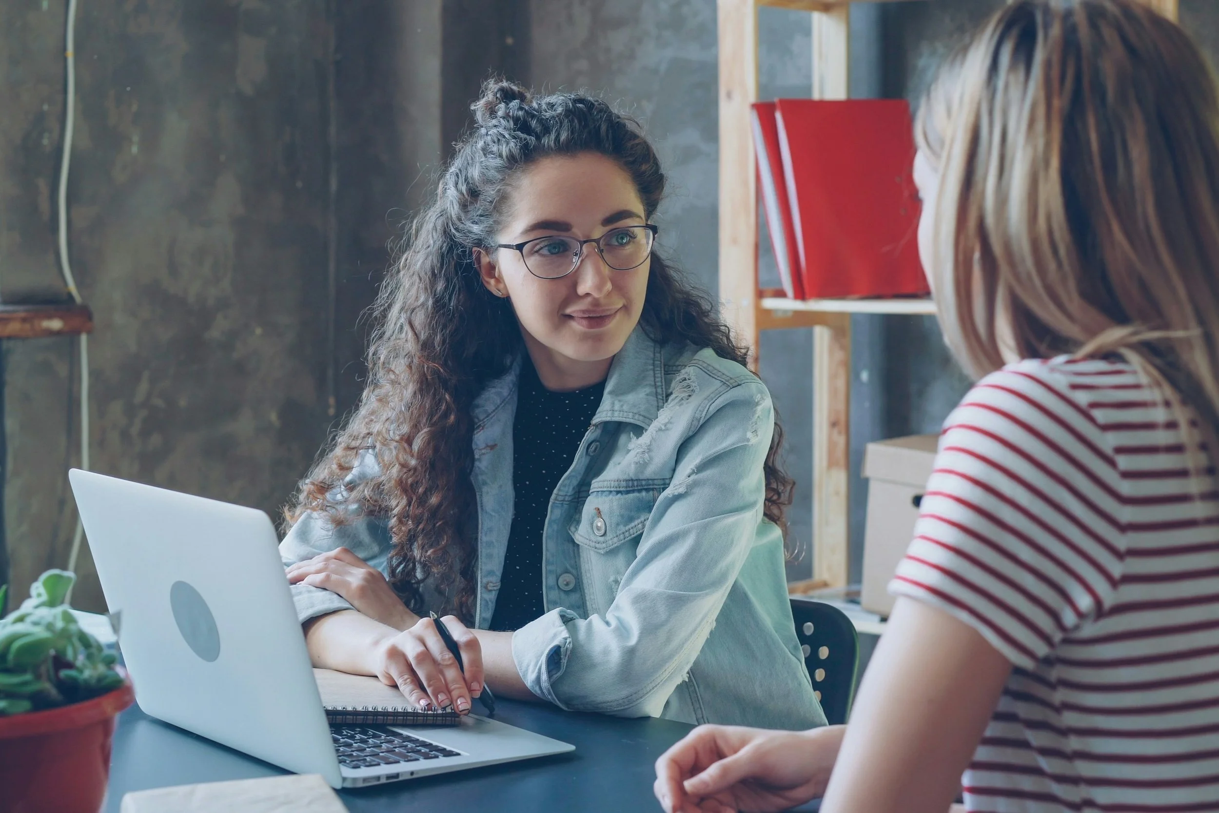 The Benefits of Using a Tax Agent Rather Than Self-Lodging