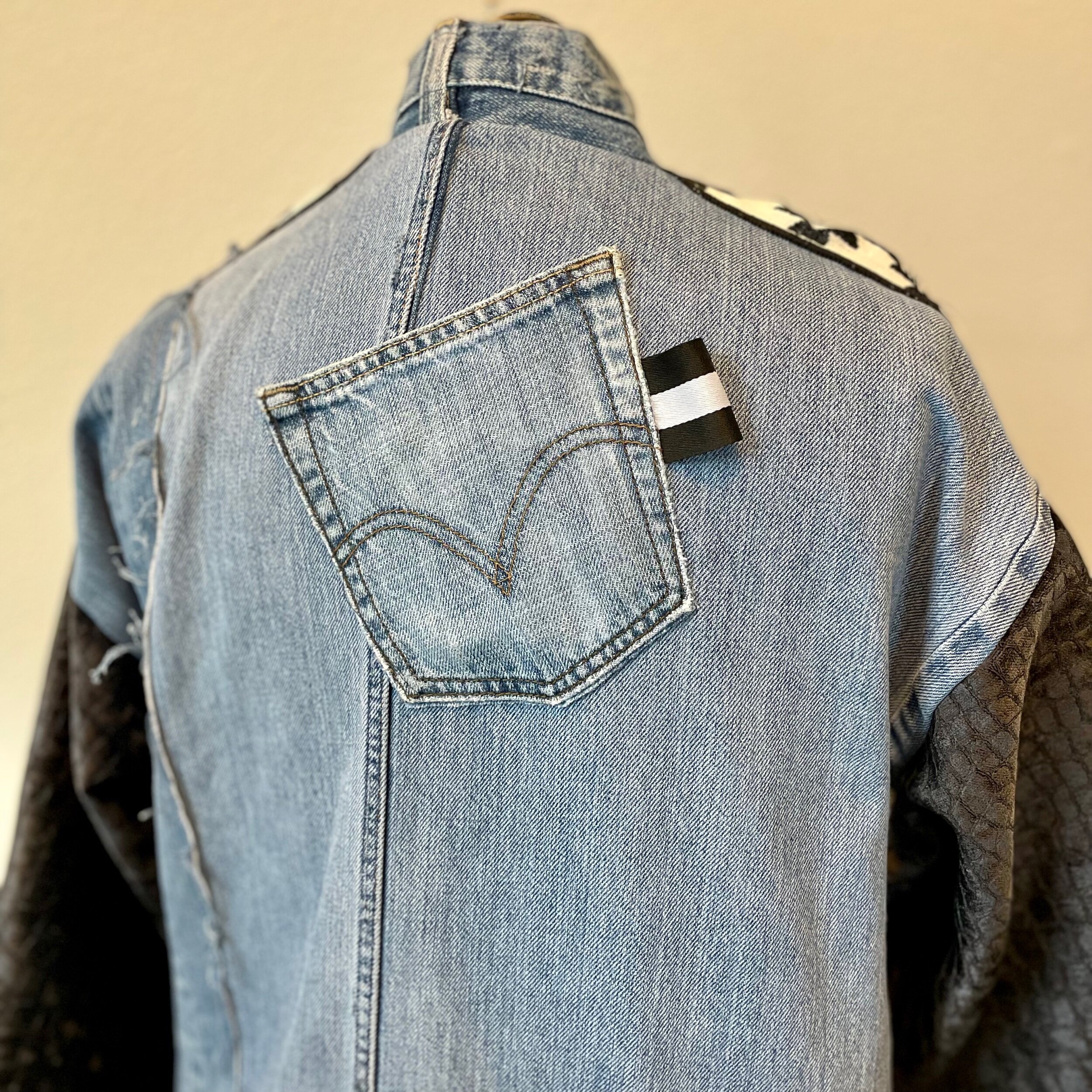 9BB57B85-CDDF-423E-A108-4B31C235F8B6