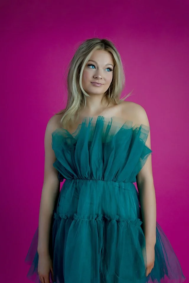 How to Incorporate your Prom dress into your Senior Photos