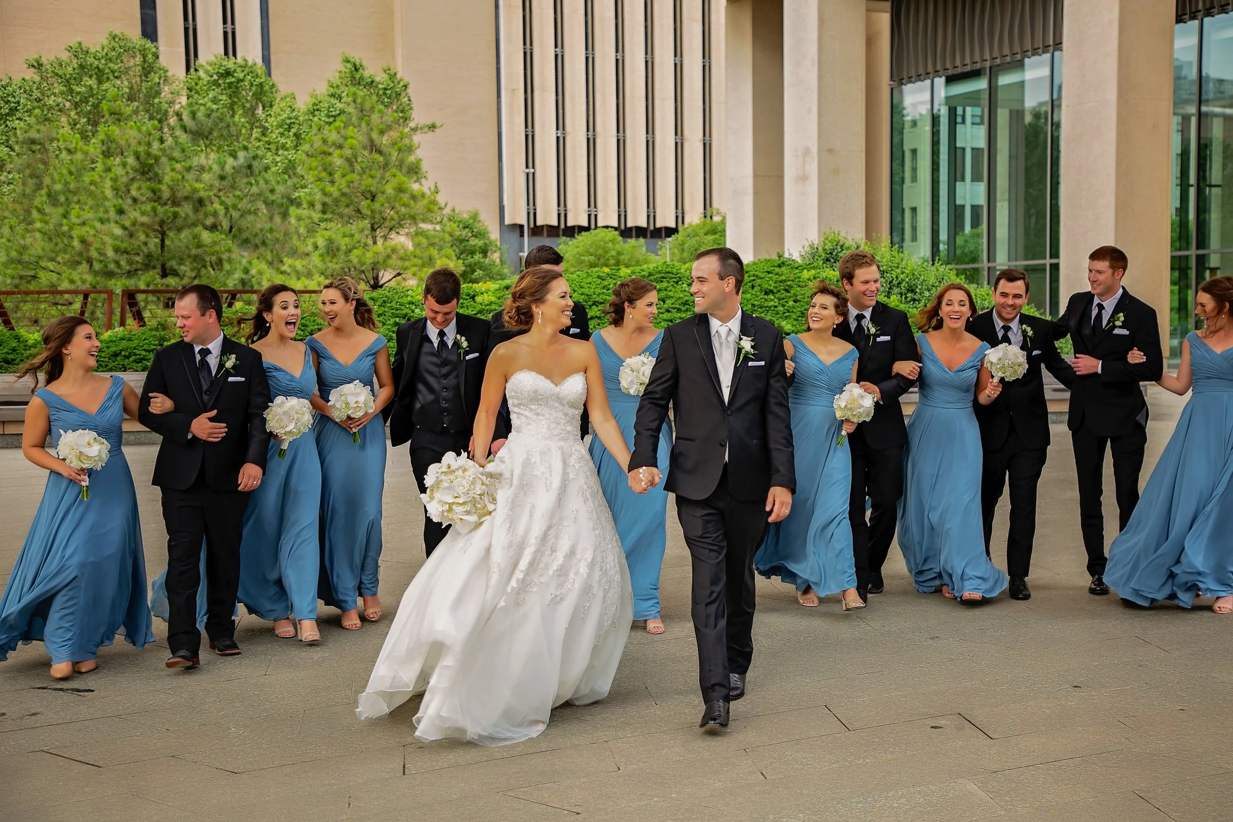 How to Pose for Wedding Photos: A Guide to Picture Perfect Moments