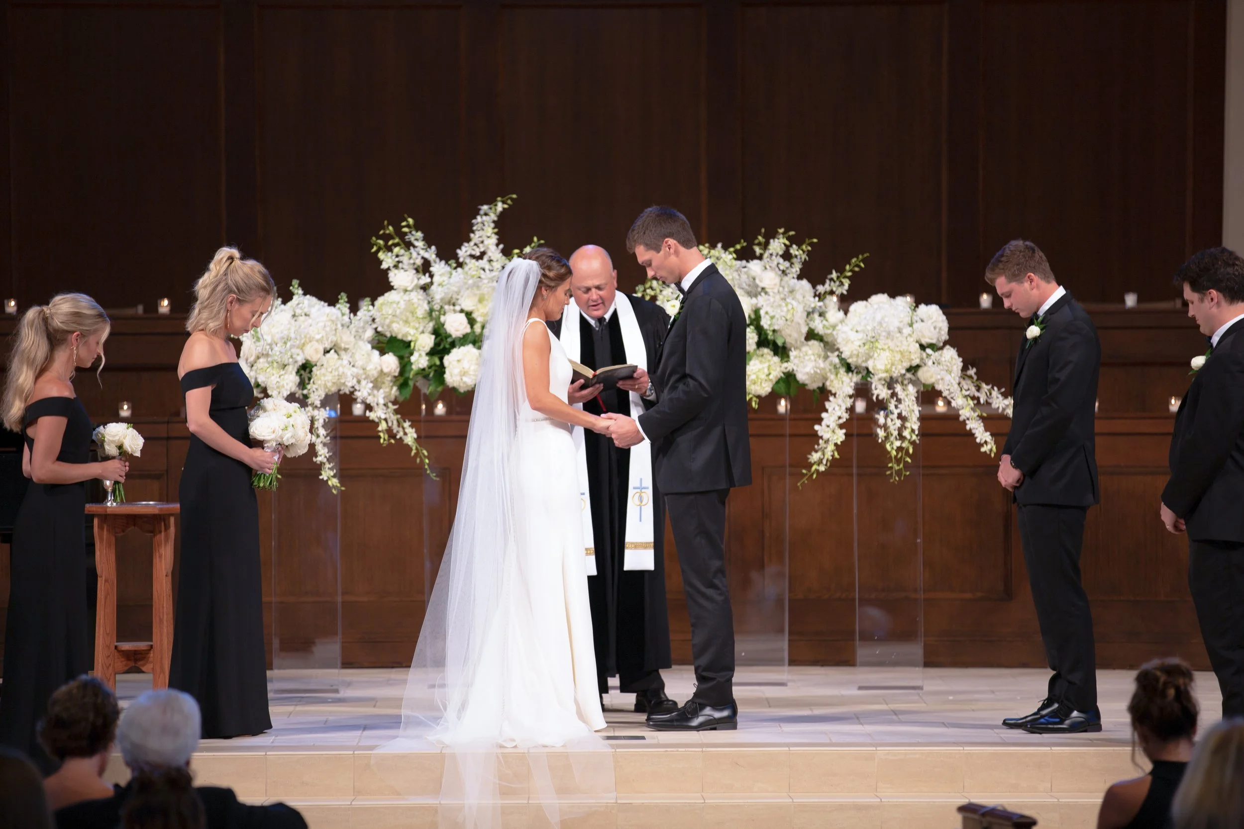 How Much Does It Cost to Hire a Wedding Photographer?