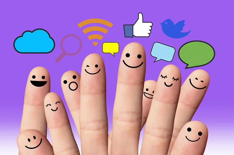 Coloured-Social-Media-Icons-Round.png