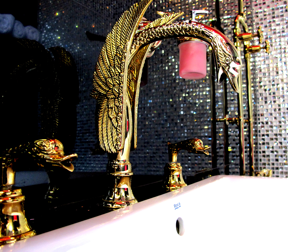 palace-hotel-priscilla-suite-taps.jpg
