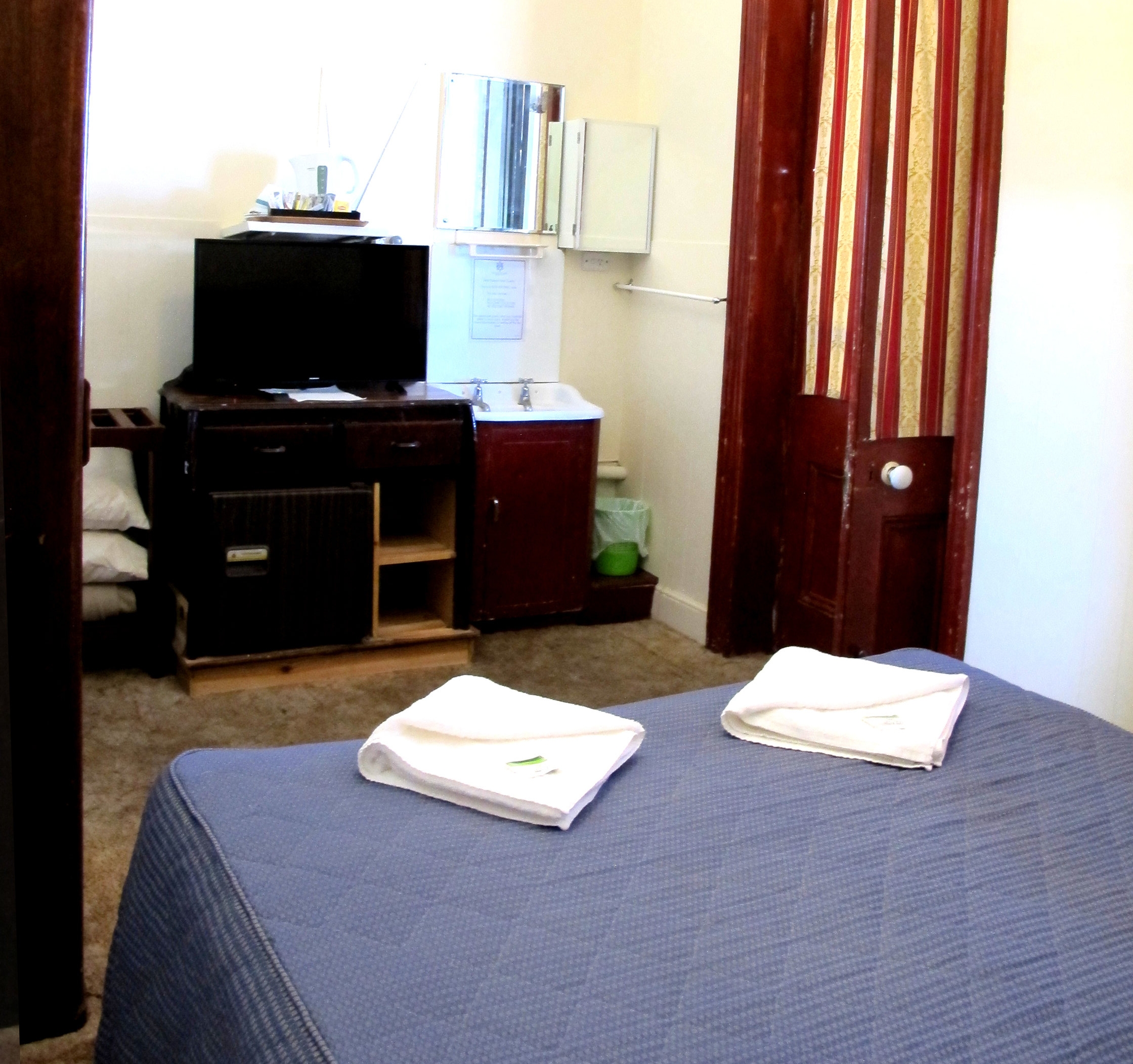 Balcony budget room