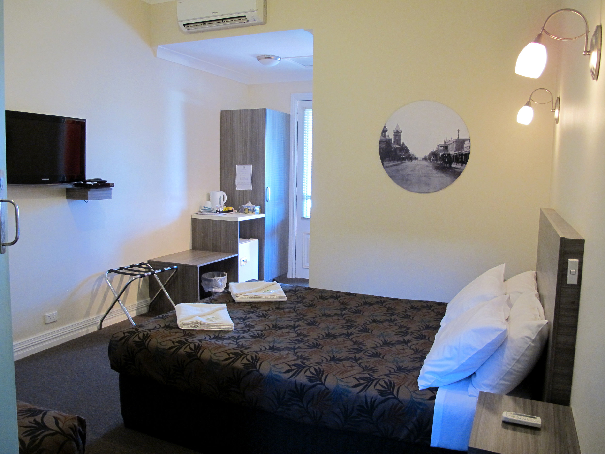 Balcony room with ensuite