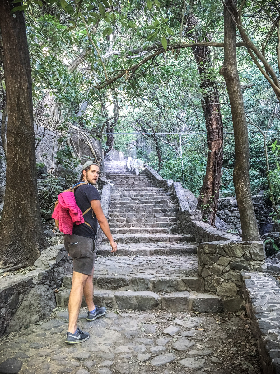 20180405_strandedonland_gabaccia_tepoztlanpyramid-IMG_3701.jpg