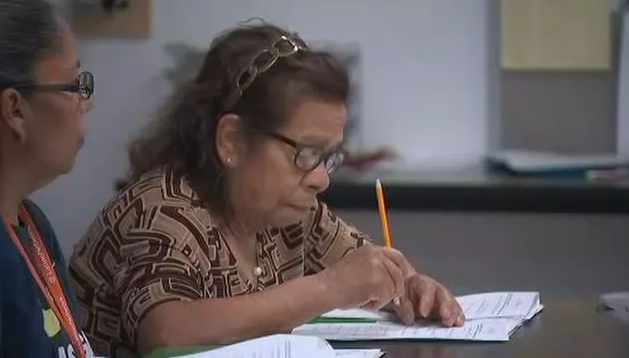 Roosevelt high school students lead class for people seeking American citizenship