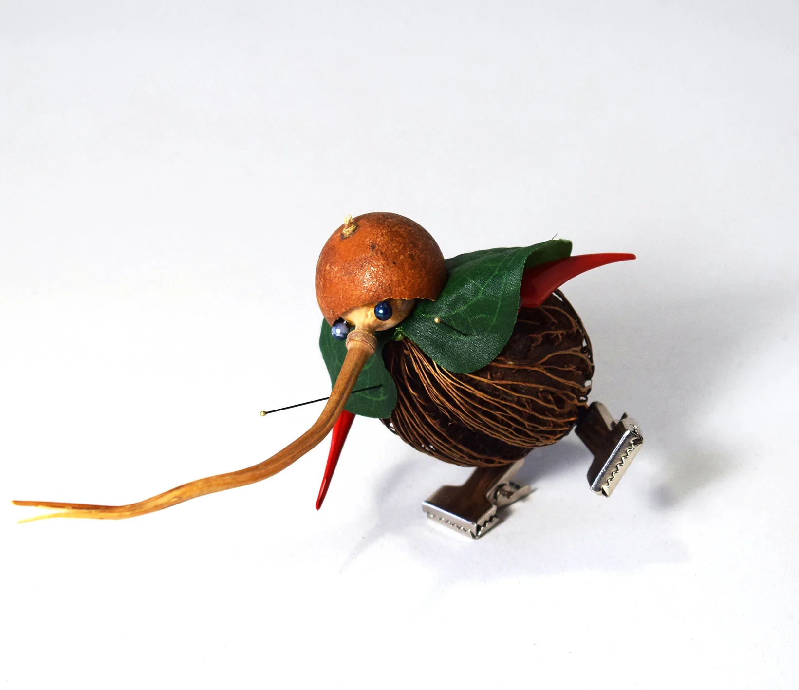 Uccellatore, 2017, oggetti assemblati, 16x8x8 cm